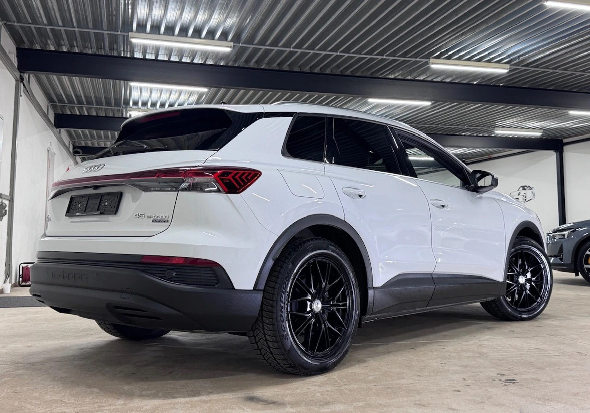 listing desktop thumbnail image 4