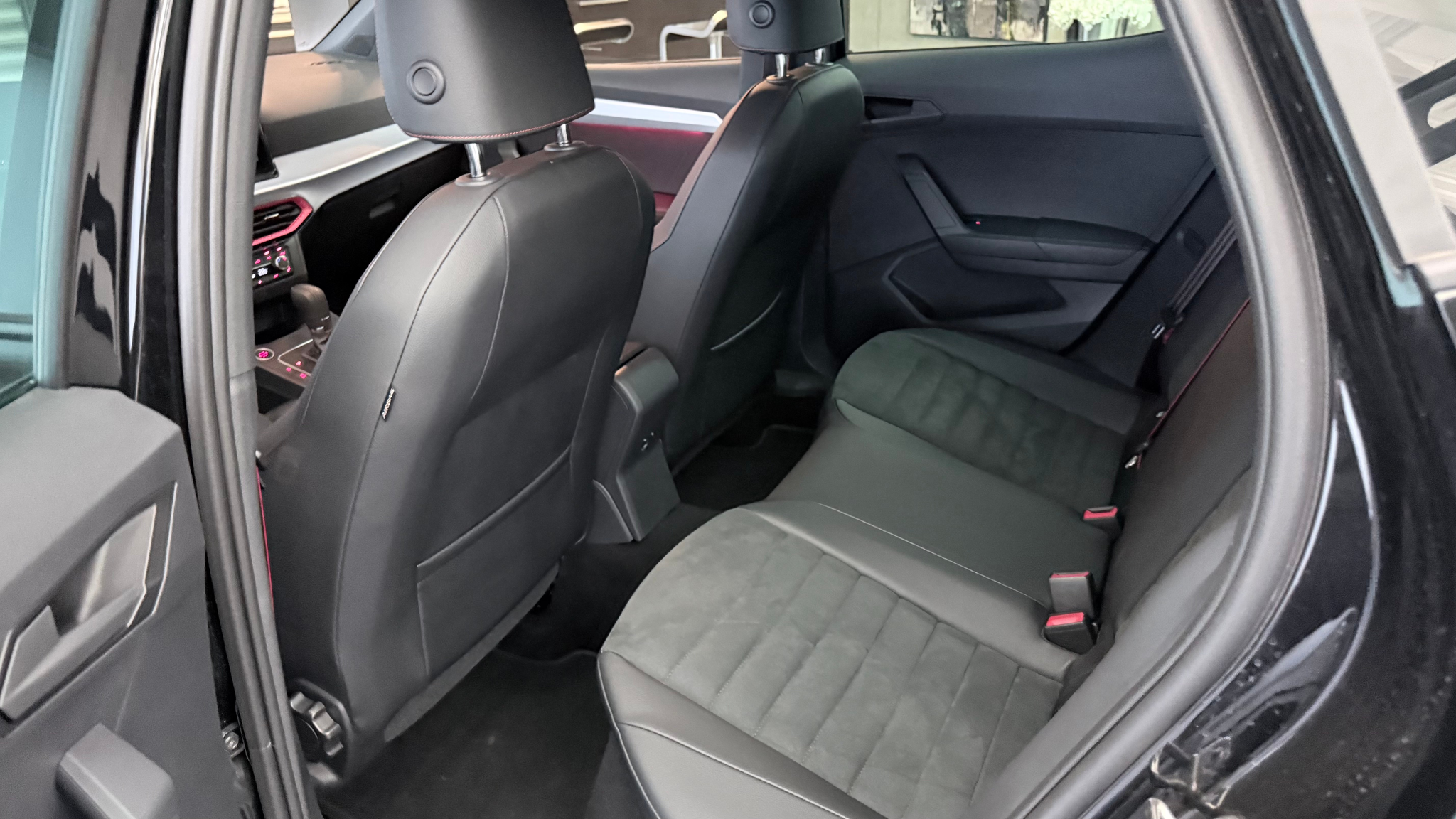 listing desktop thumbnail image 11