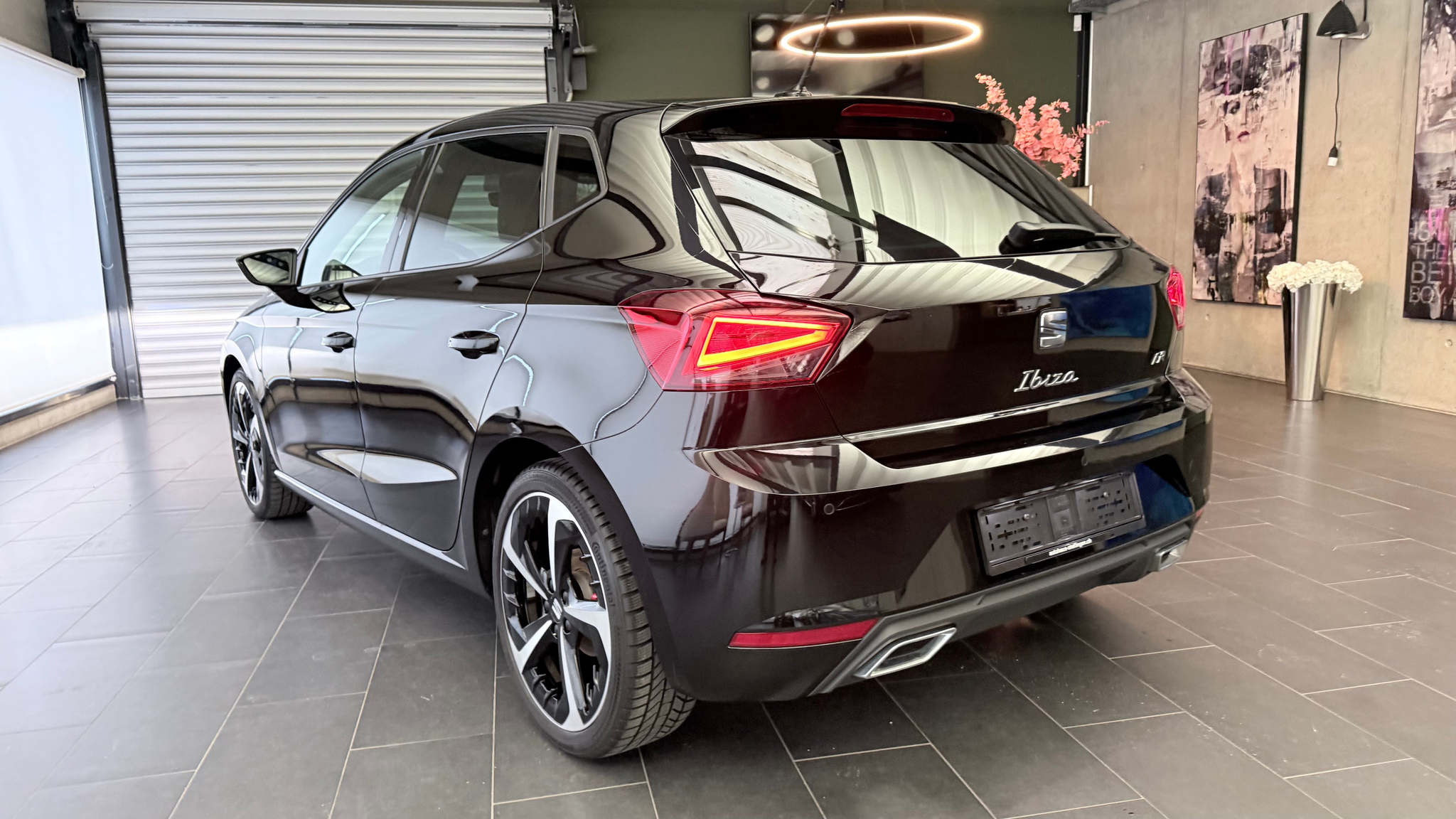 listing desktop thumbnail image 2