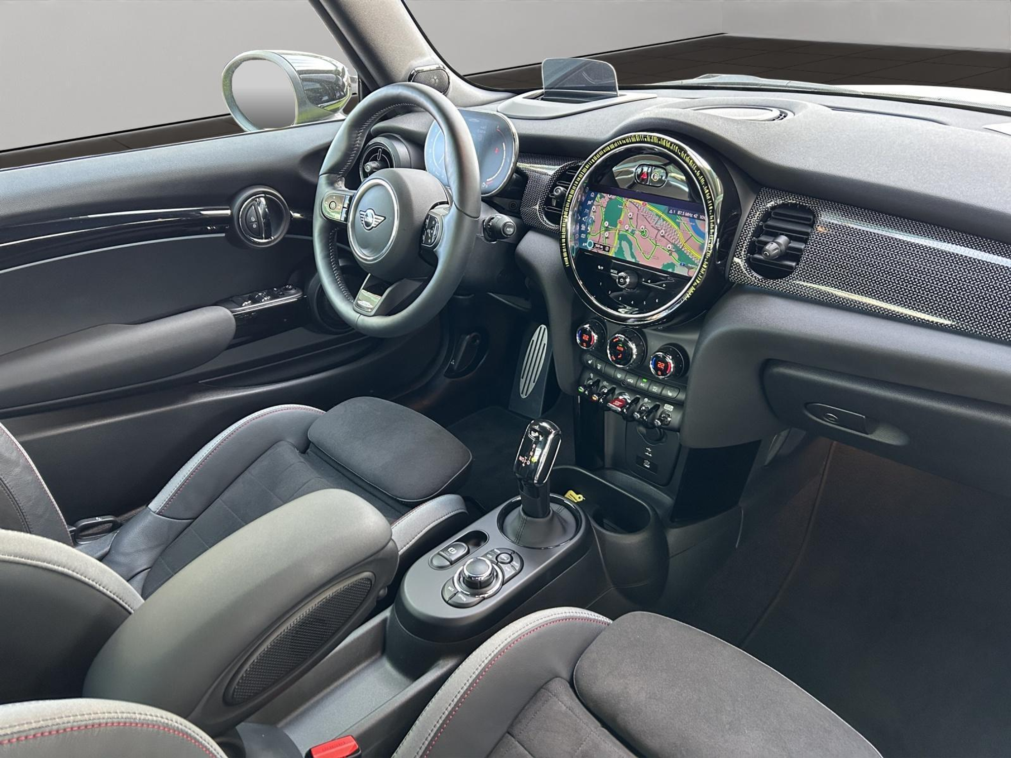 listing desktop thumbnail image 6