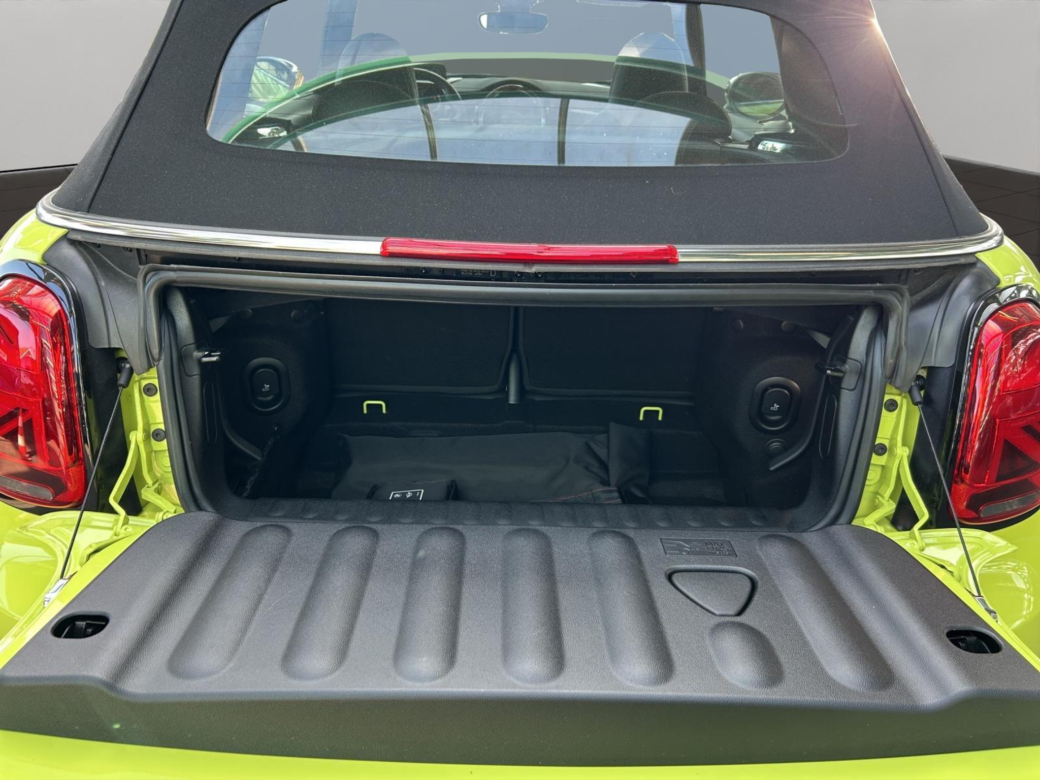 listing desktop thumbnail image 18