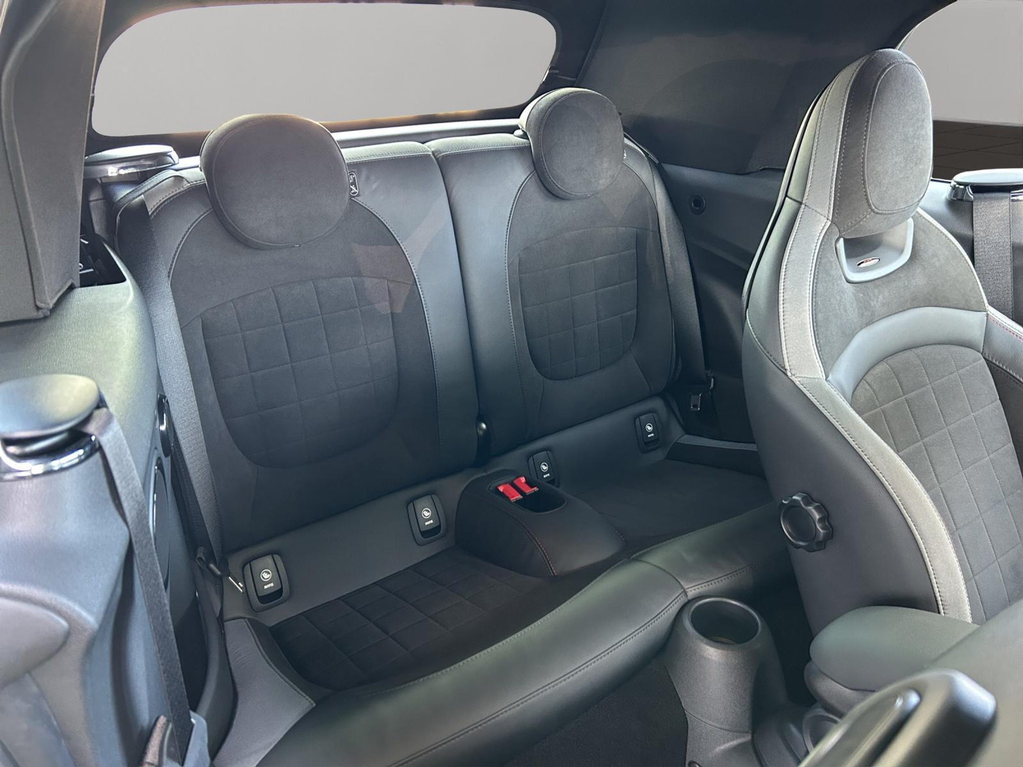 listing desktop thumbnail image 11