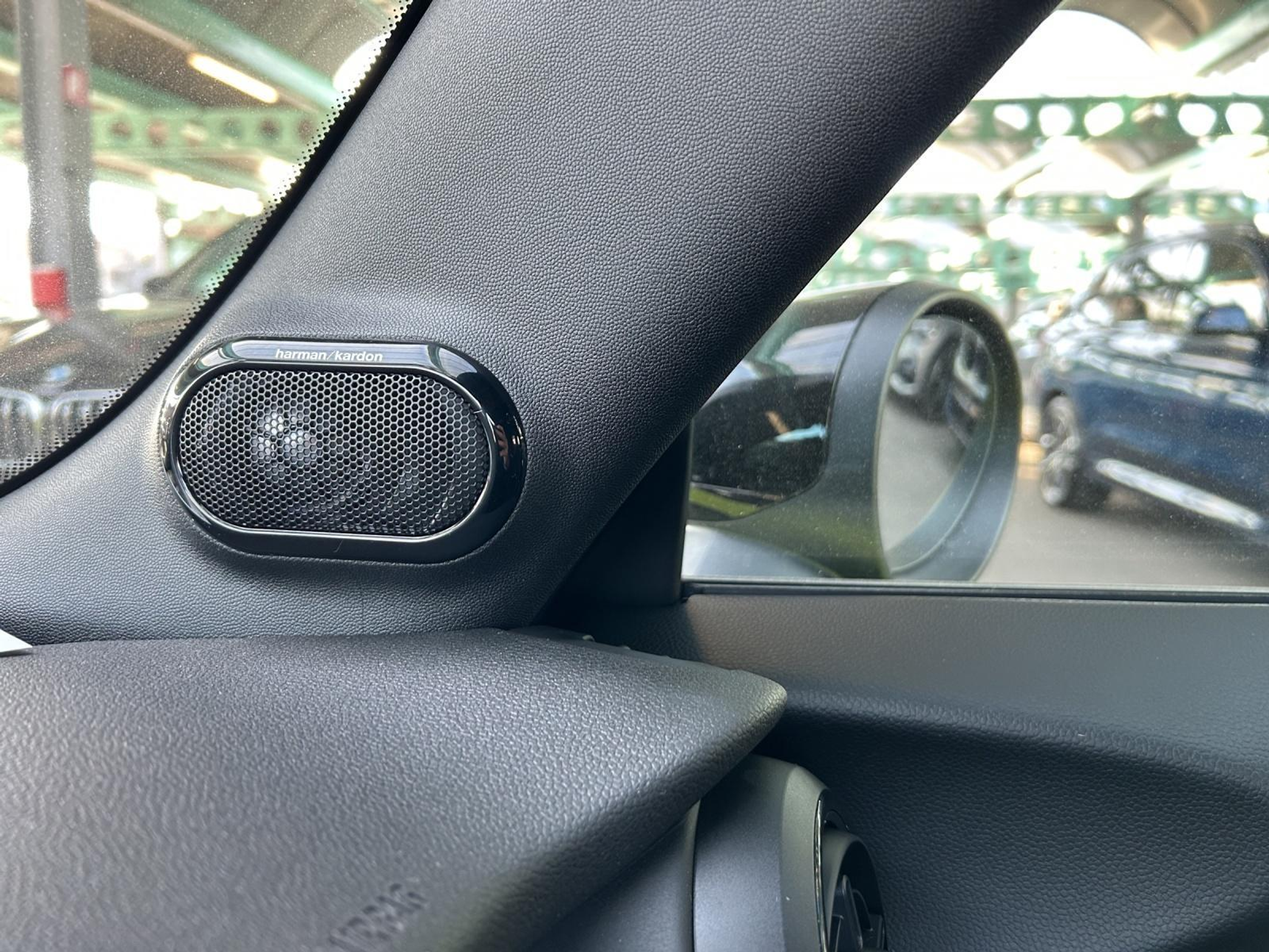 listing desktop thumbnail image 14