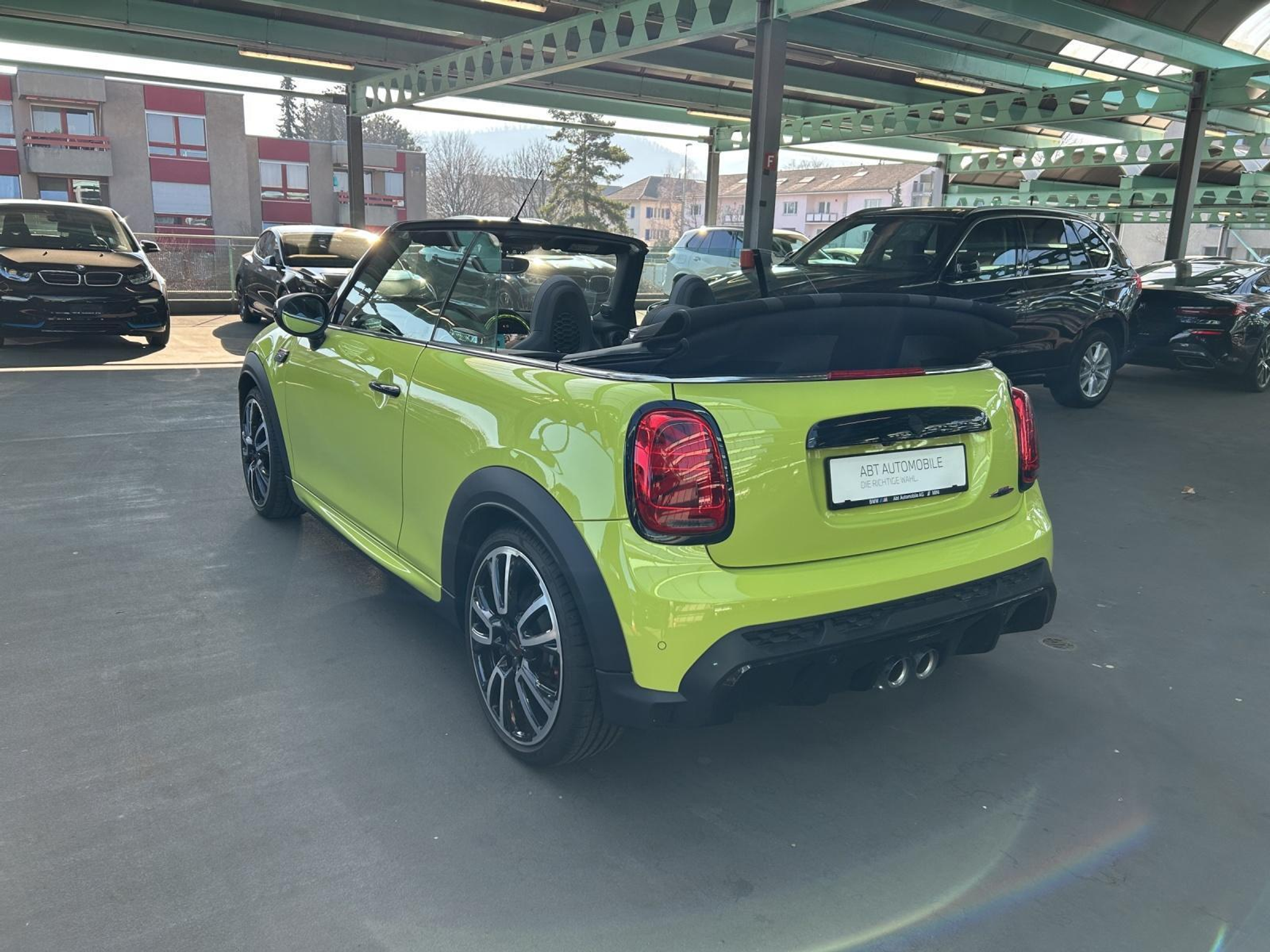 listing desktop thumbnail image 16