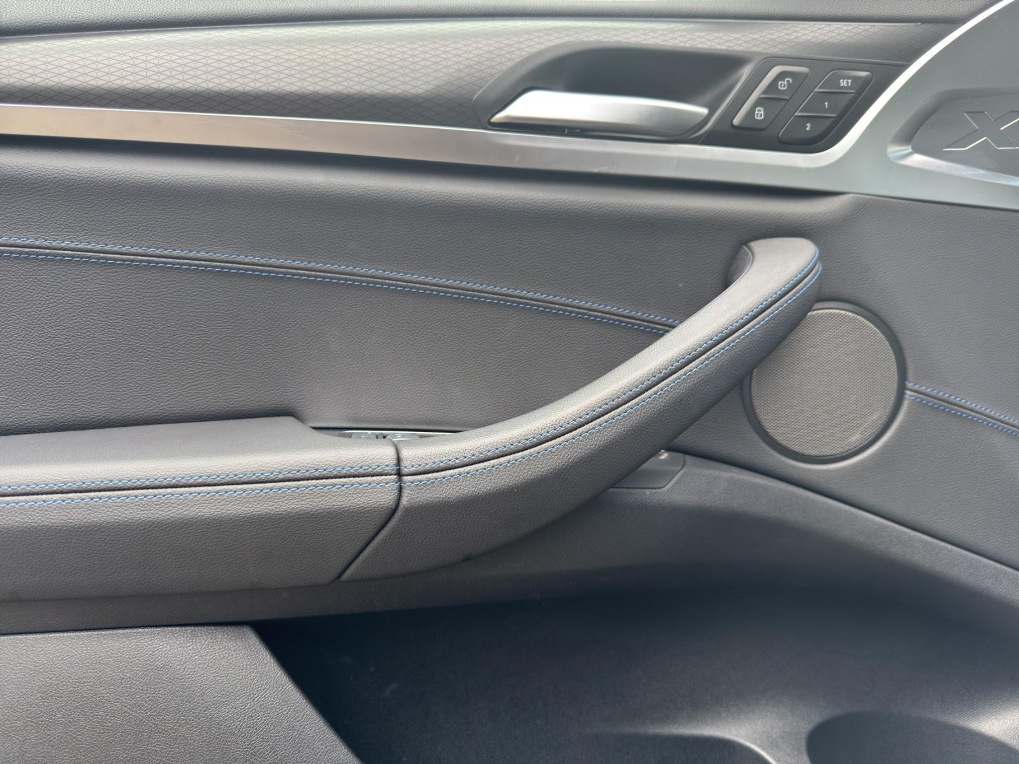 listing desktop thumbnail image 19