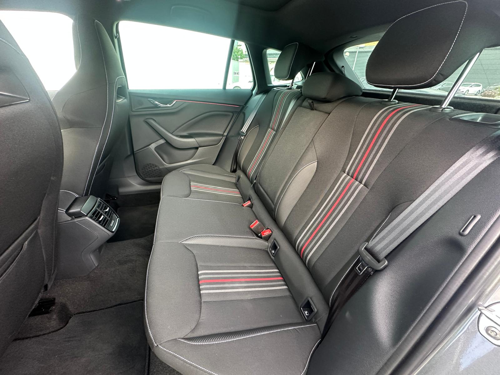 listing desktop thumbnail image 9