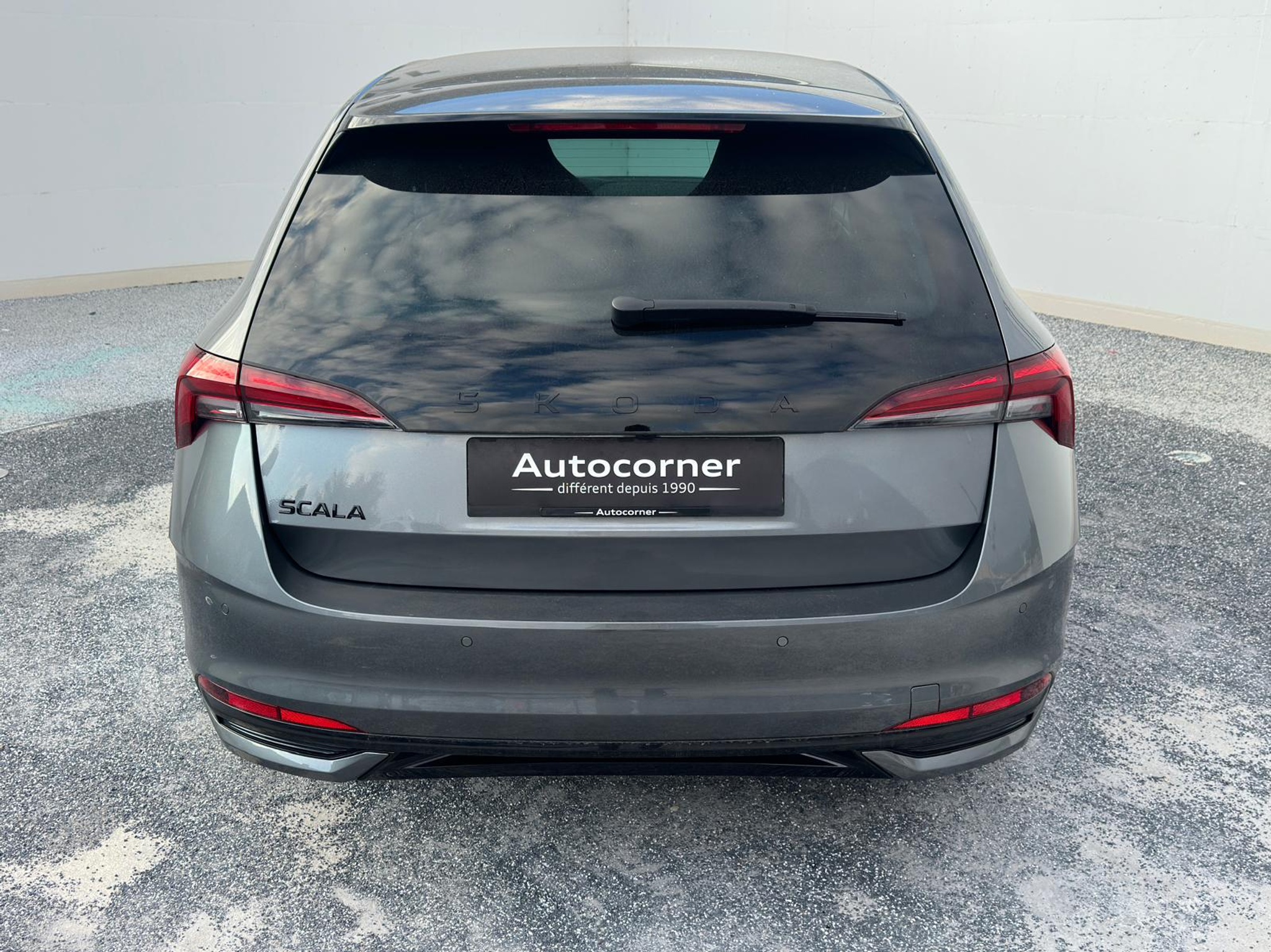 listing desktop thumbnail image 3