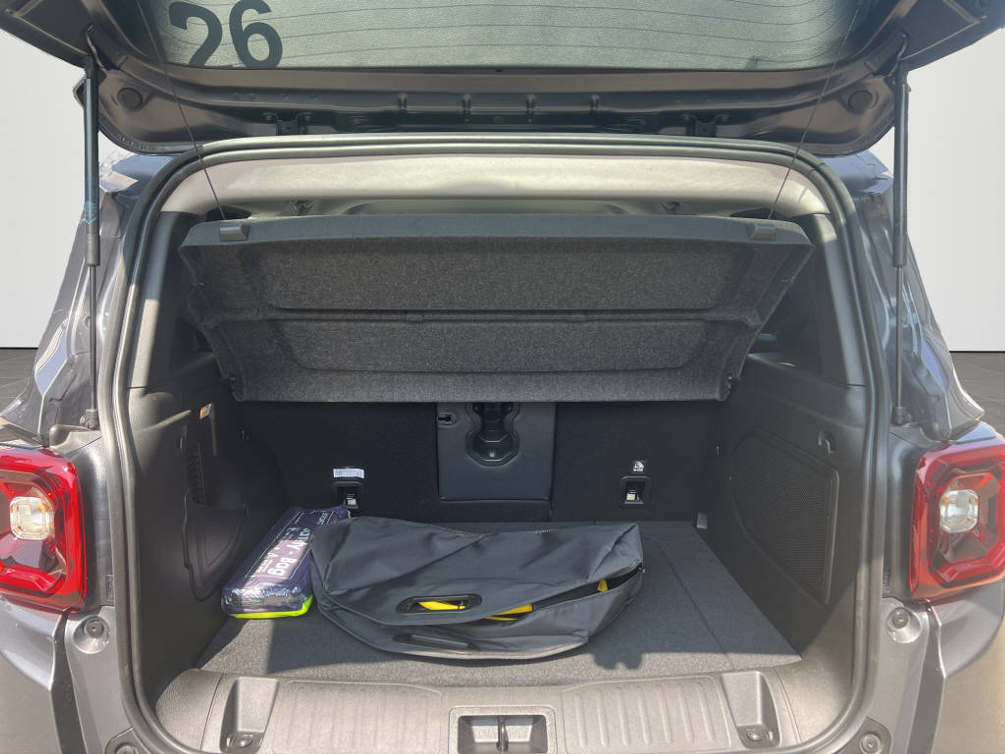 listing desktop thumbnail image 12