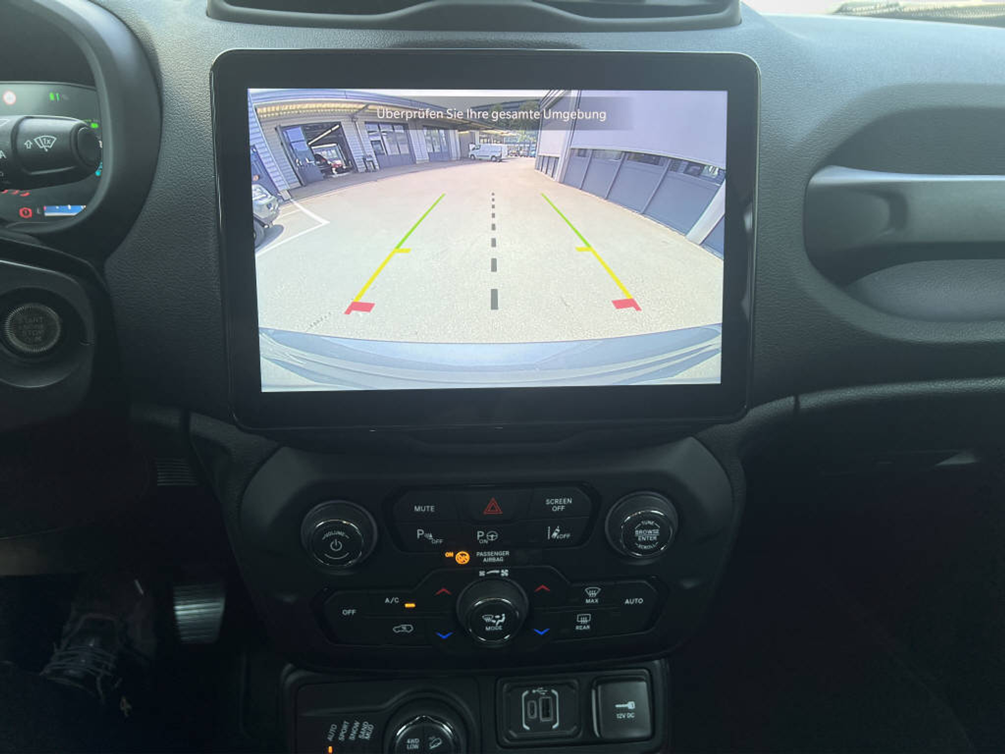 listing desktop thumbnail image 8