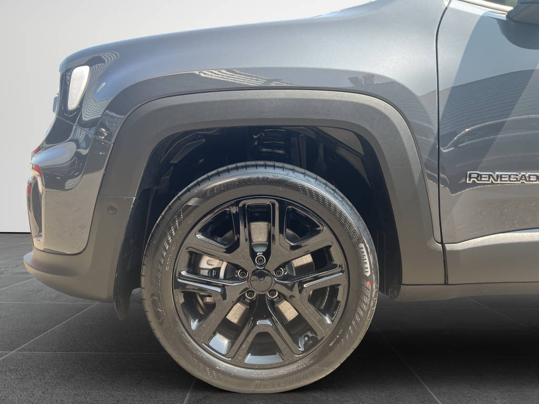 listing desktop thumbnail image 15