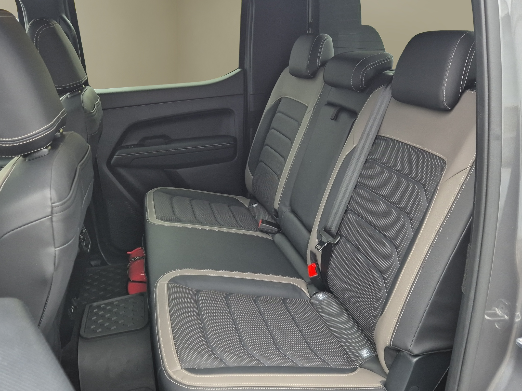 listing desktop thumbnail image 15