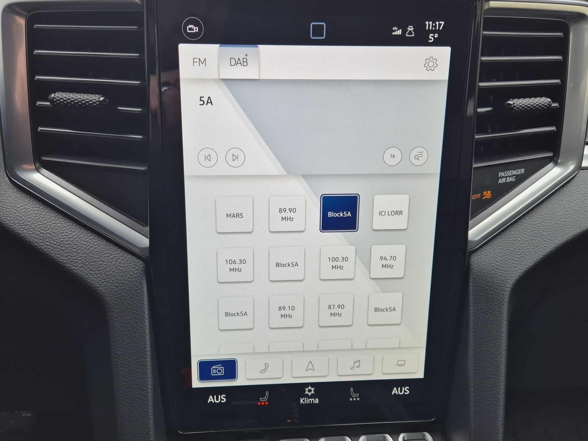 listing desktop thumbnail image 22