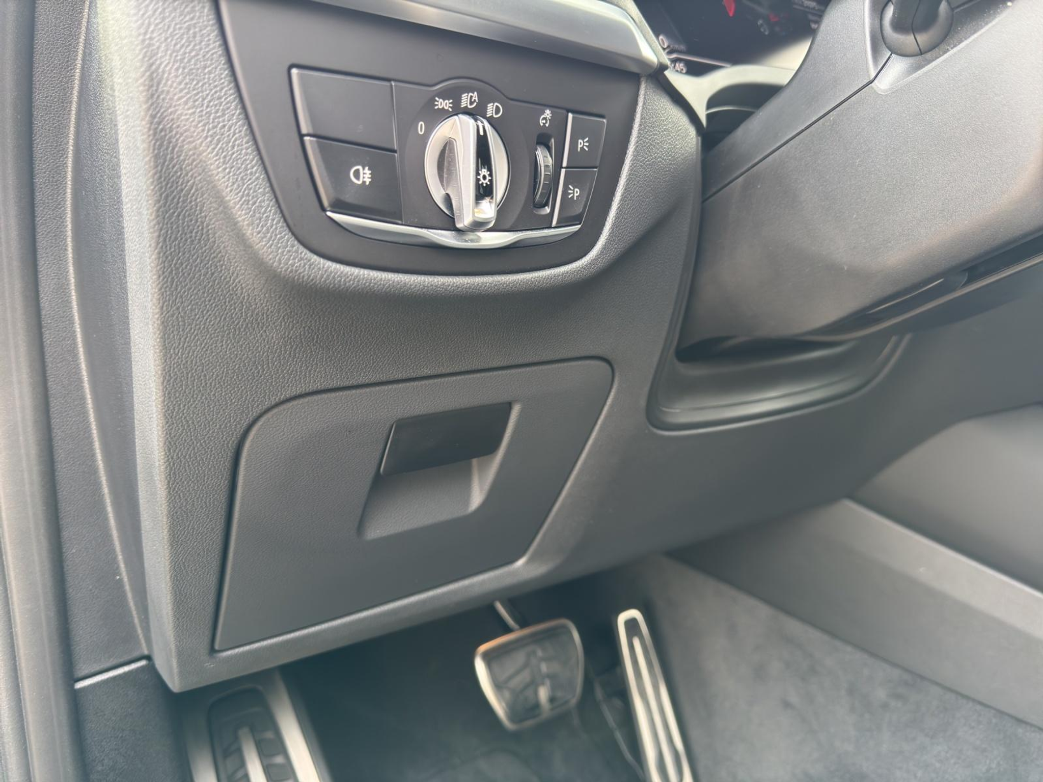 listing desktop thumbnail image 18