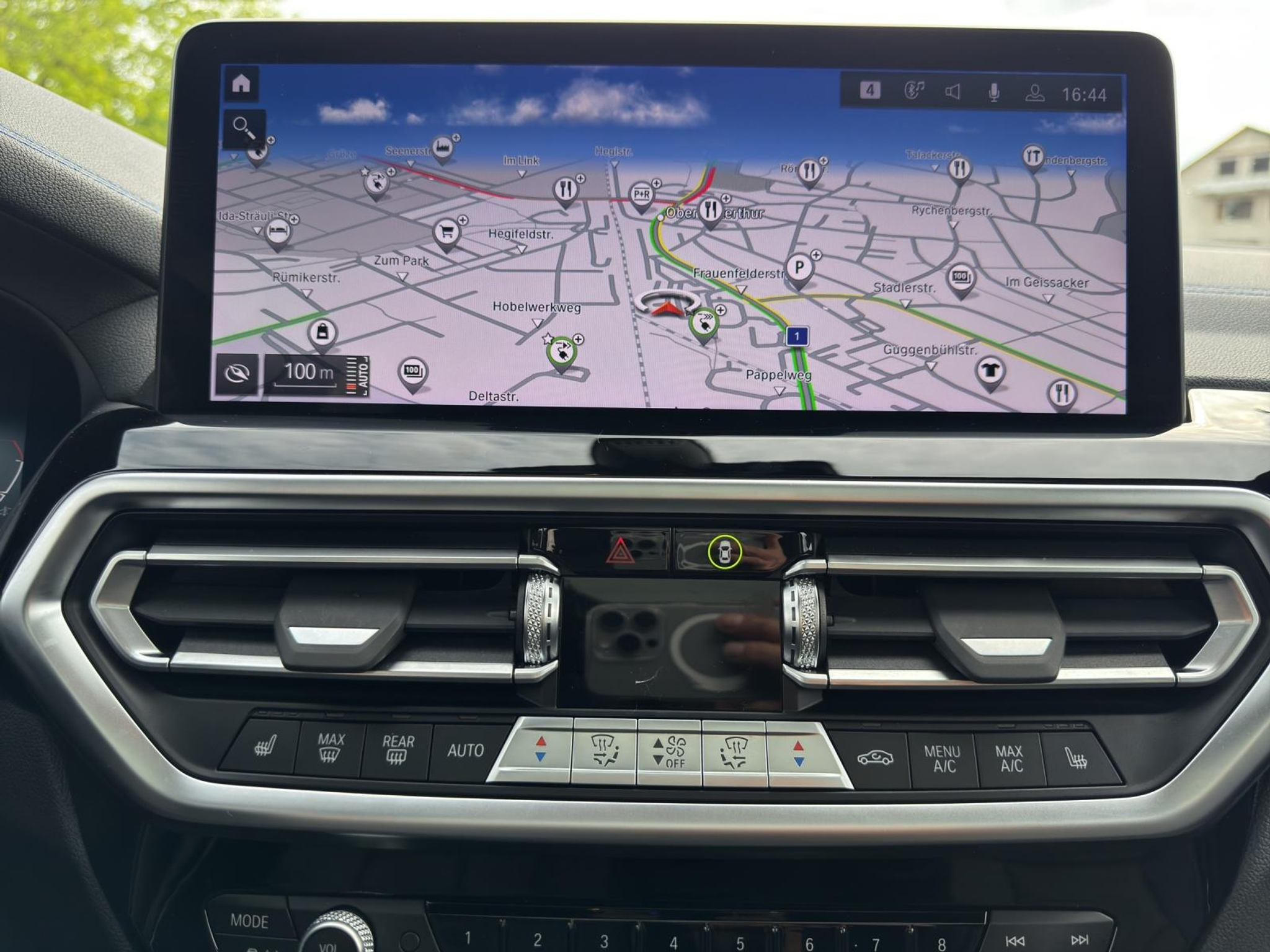 listing desktop thumbnail image 12