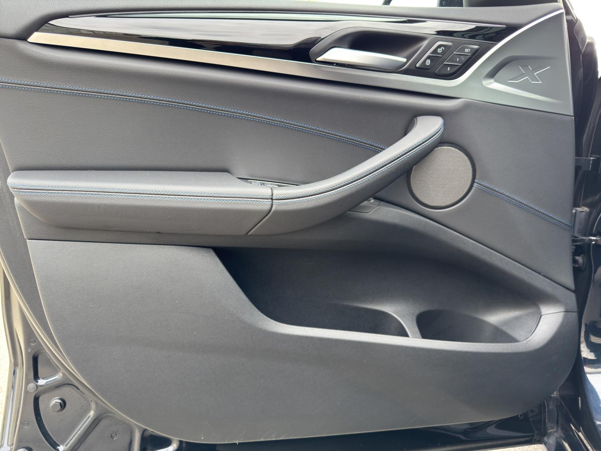 listing desktop thumbnail image 19