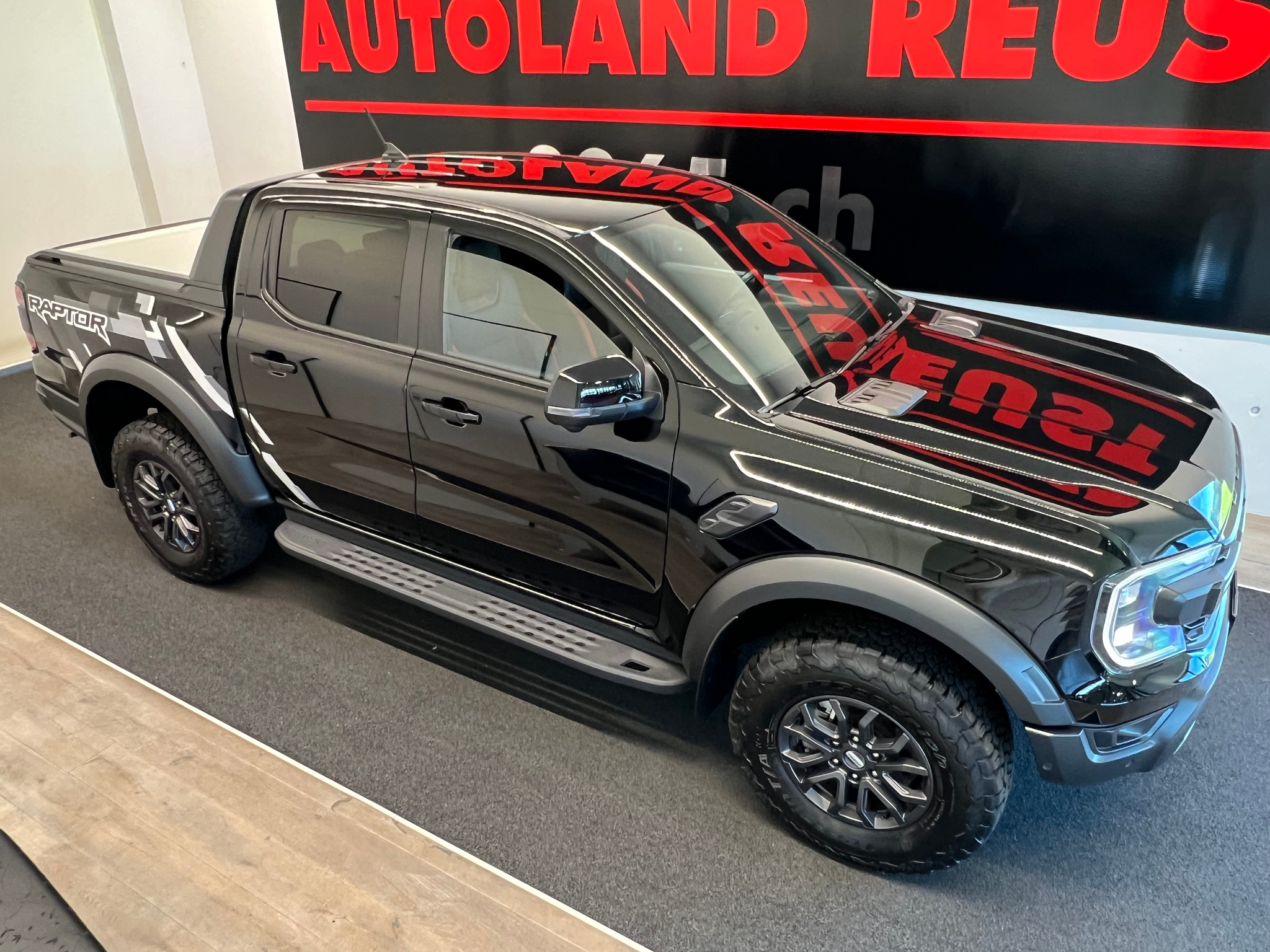 listing desktop thumbnail image 4