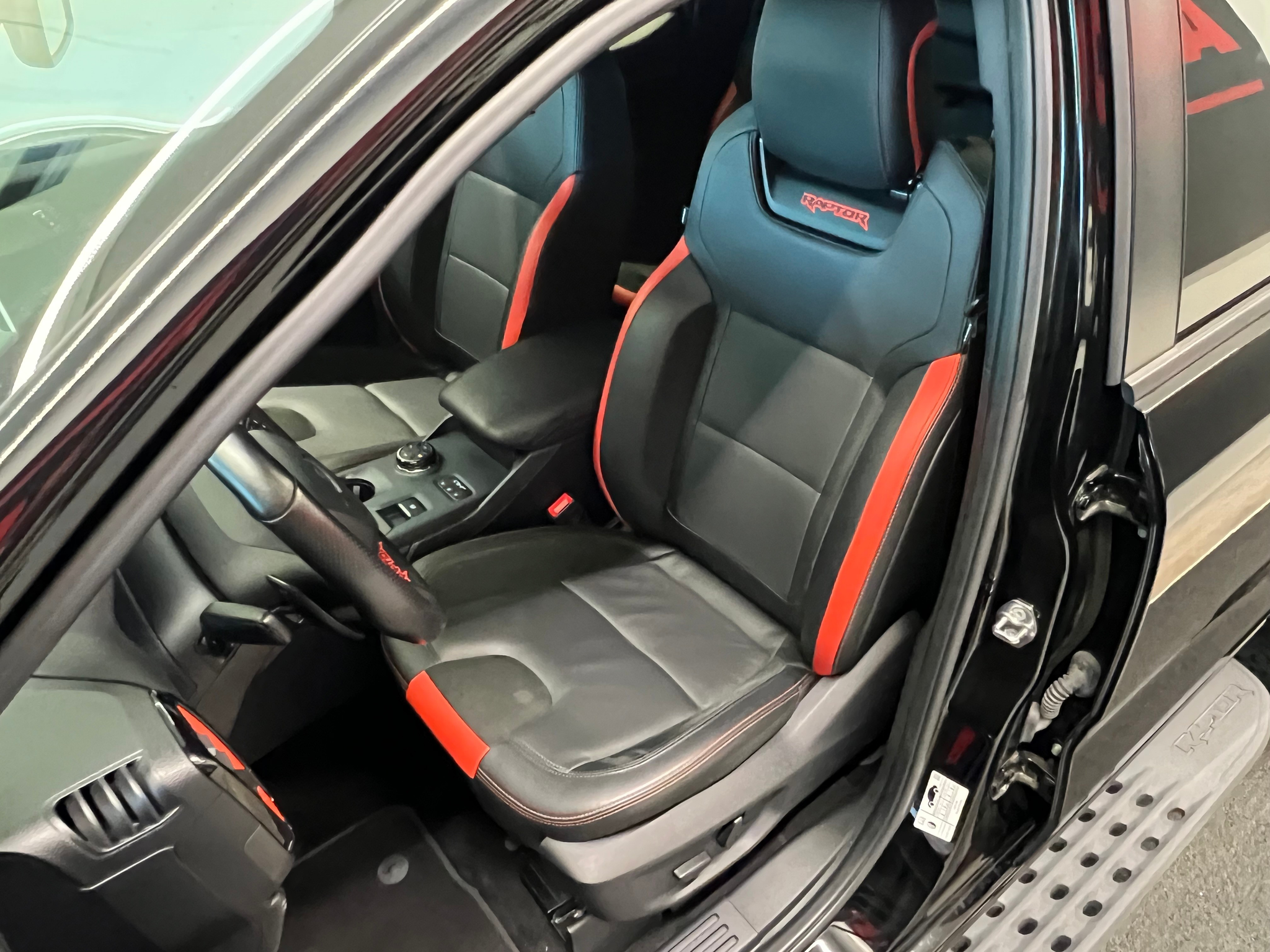 listing desktop thumbnail image 12