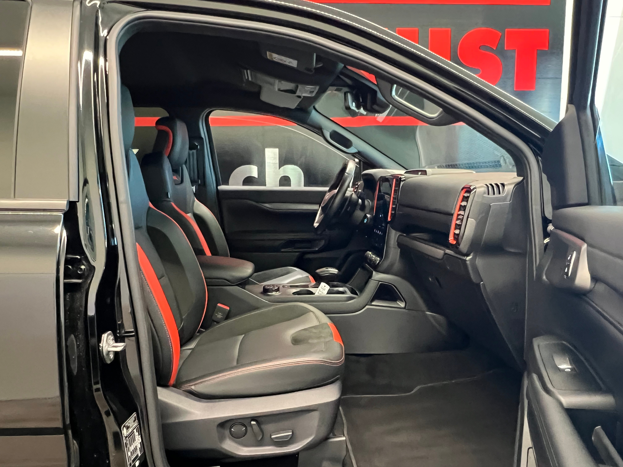 listing desktop thumbnail image 16