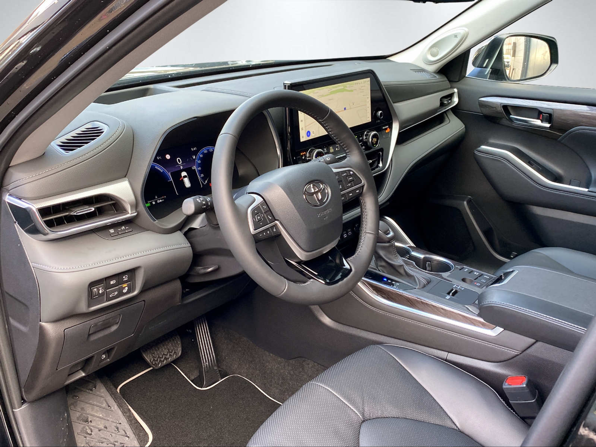 listing desktop thumbnail image 13