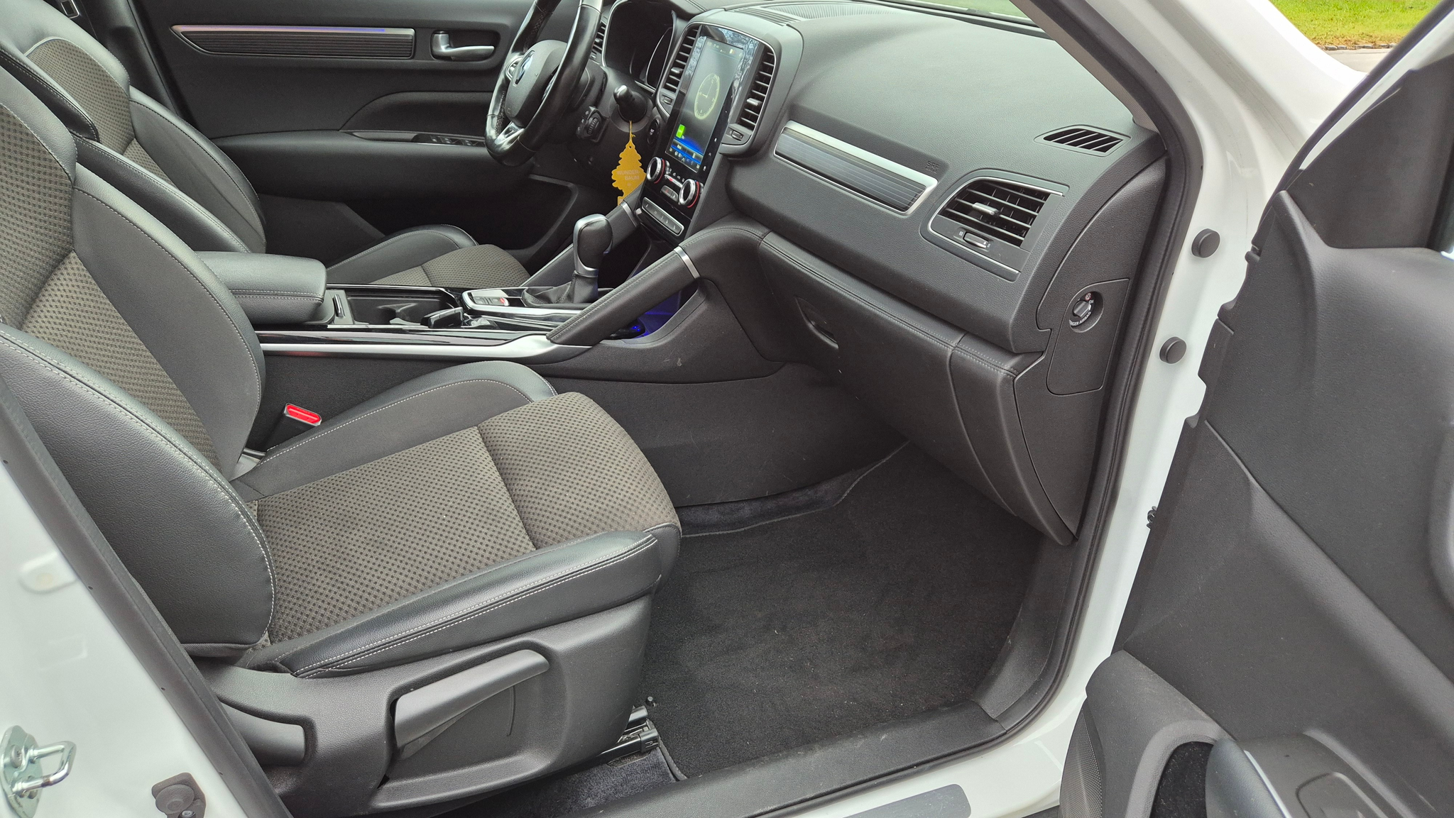 listing desktop thumbnail image 11