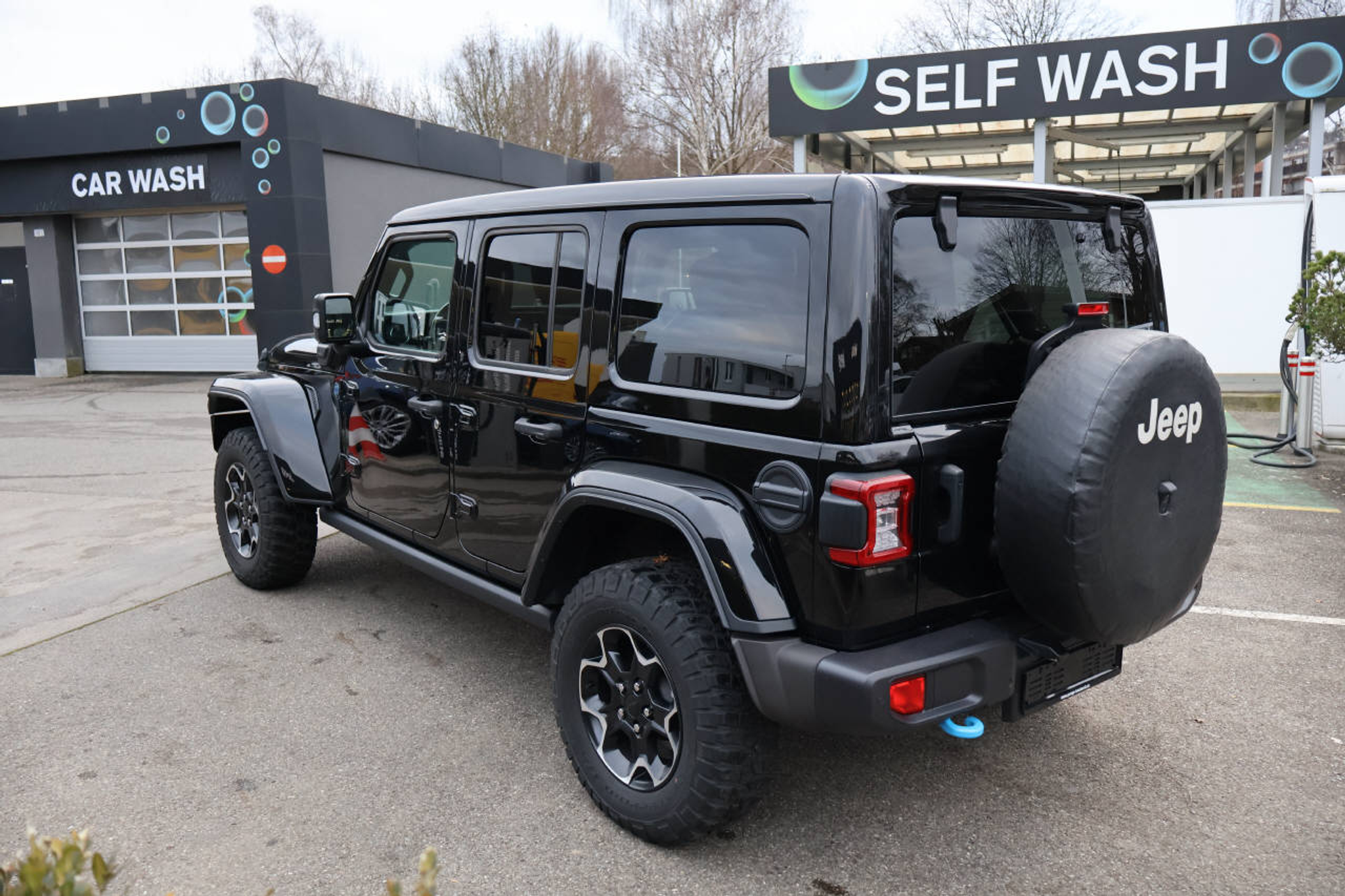 listing desktop thumbnail image 5