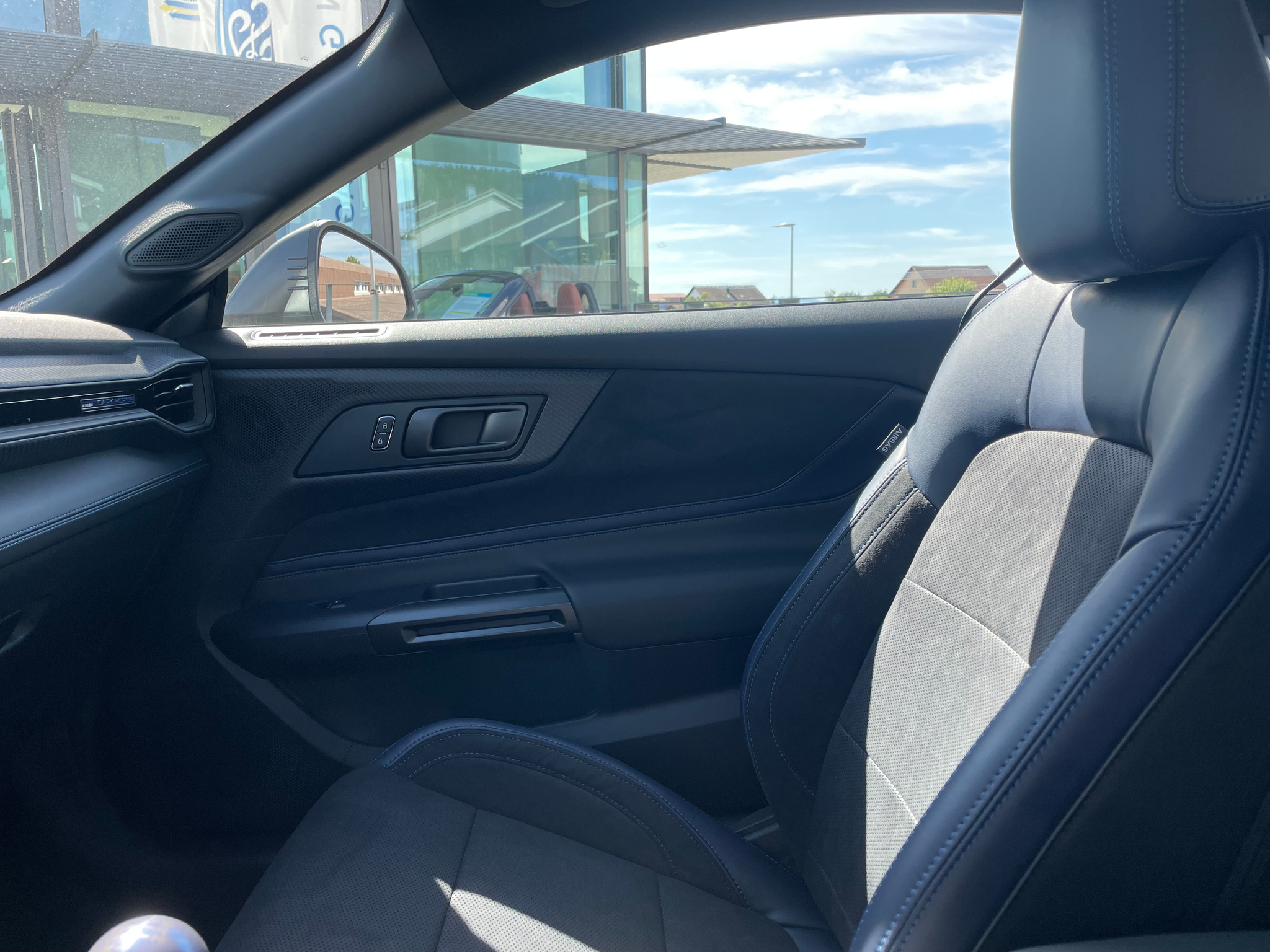 listing desktop thumbnail image 20