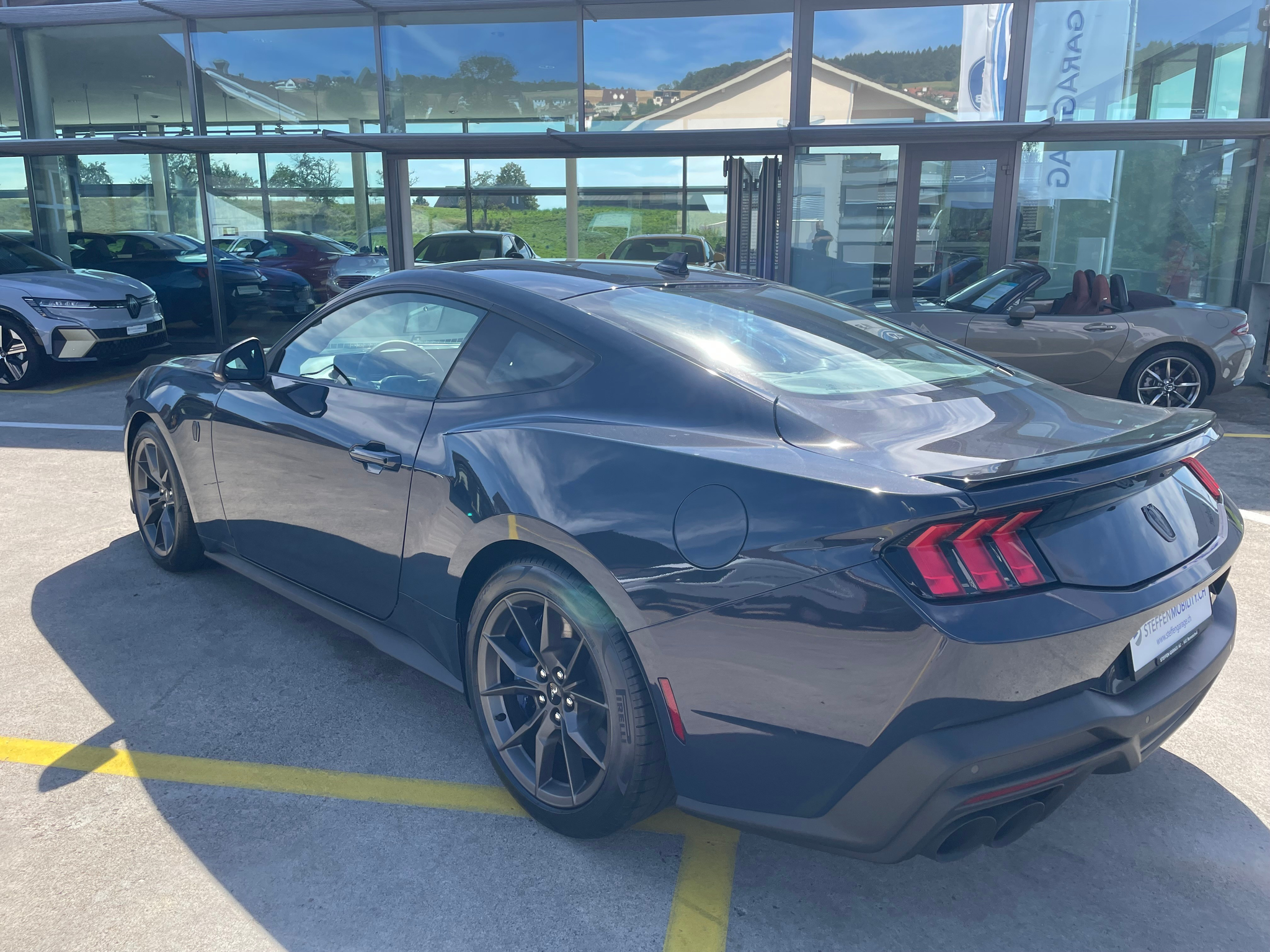 listing desktop thumbnail image 6