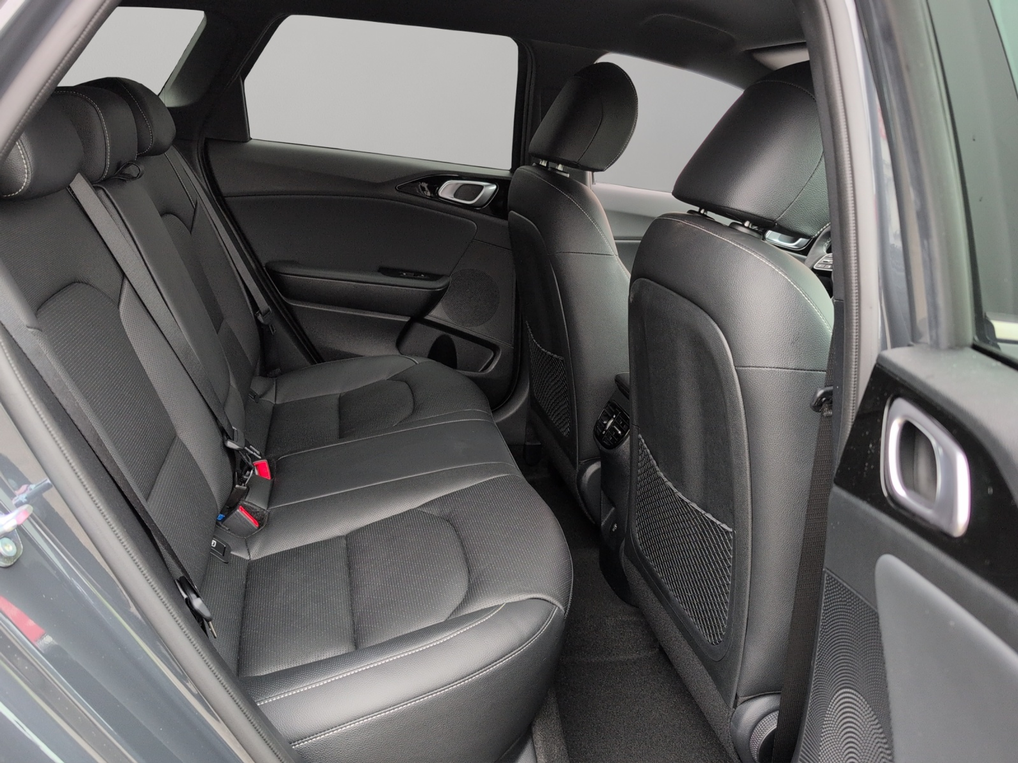 listing desktop thumbnail image 13