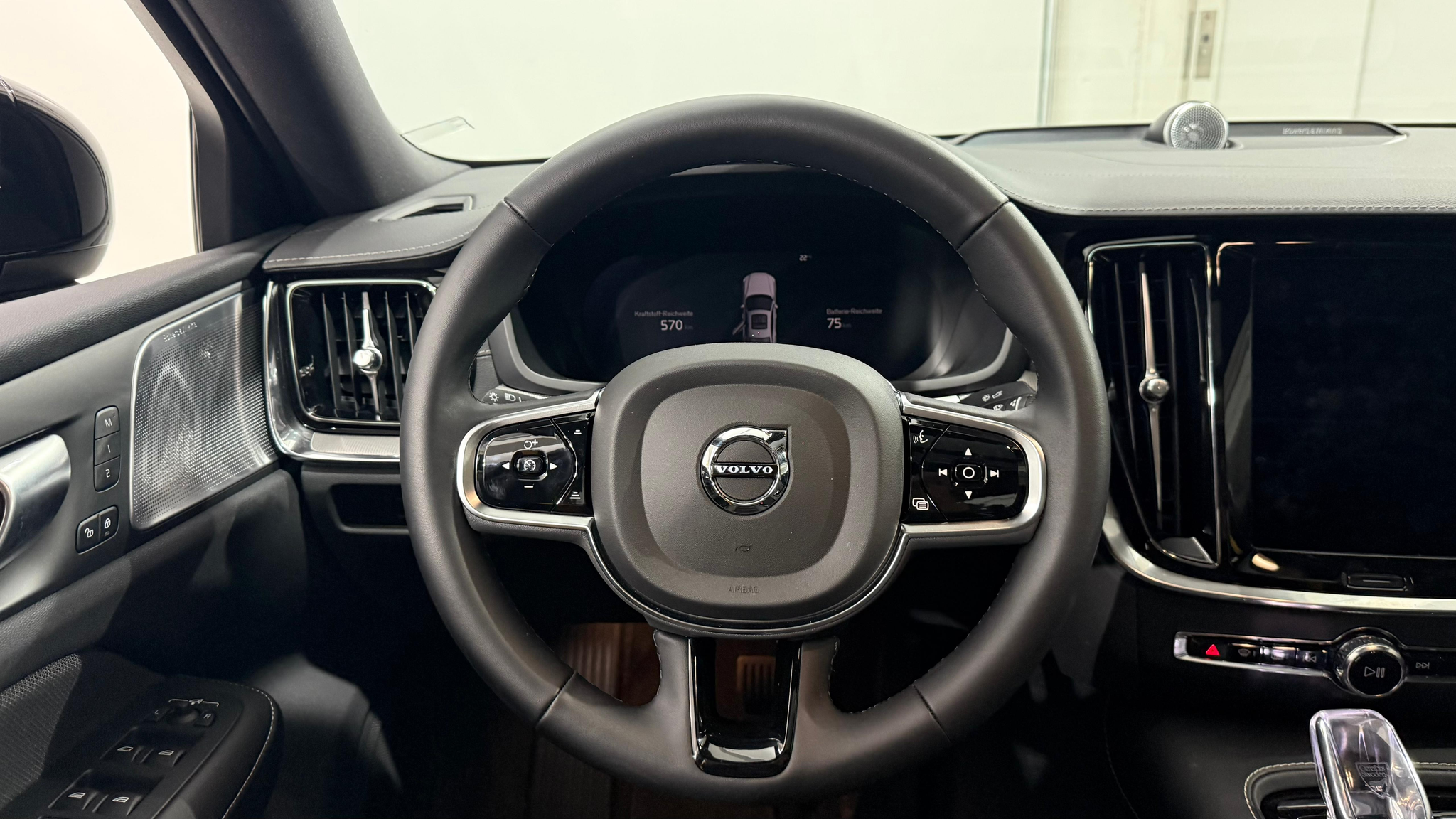 listing desktop thumbnail image 12