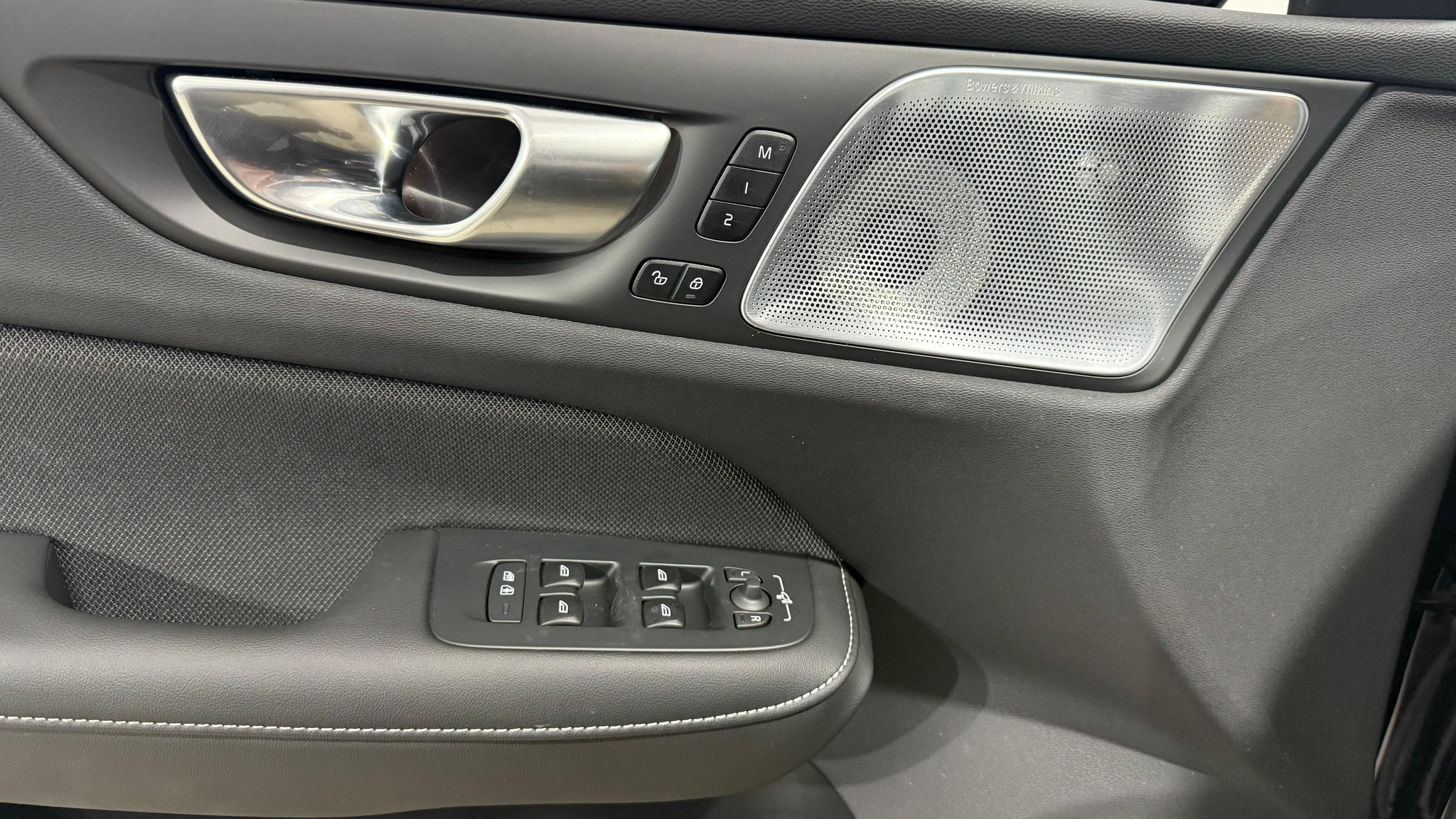 listing desktop thumbnail image 10