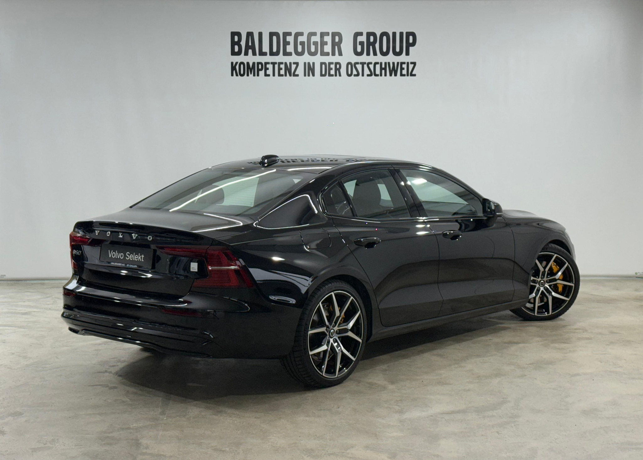 listing desktop thumbnail image 2