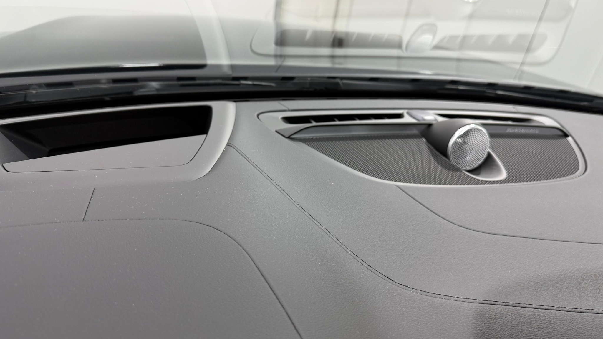 listing desktop thumbnail image 13