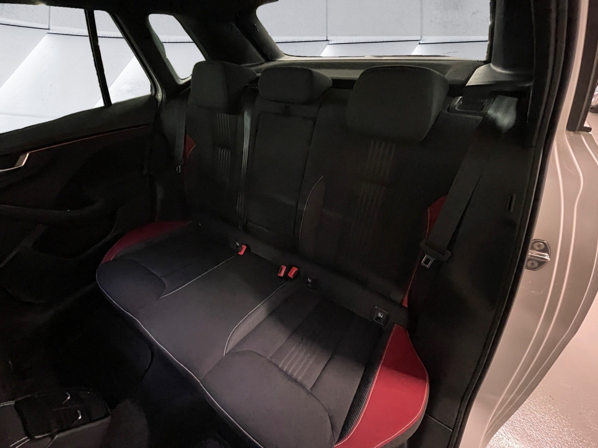 listing desktop thumbnail image 14