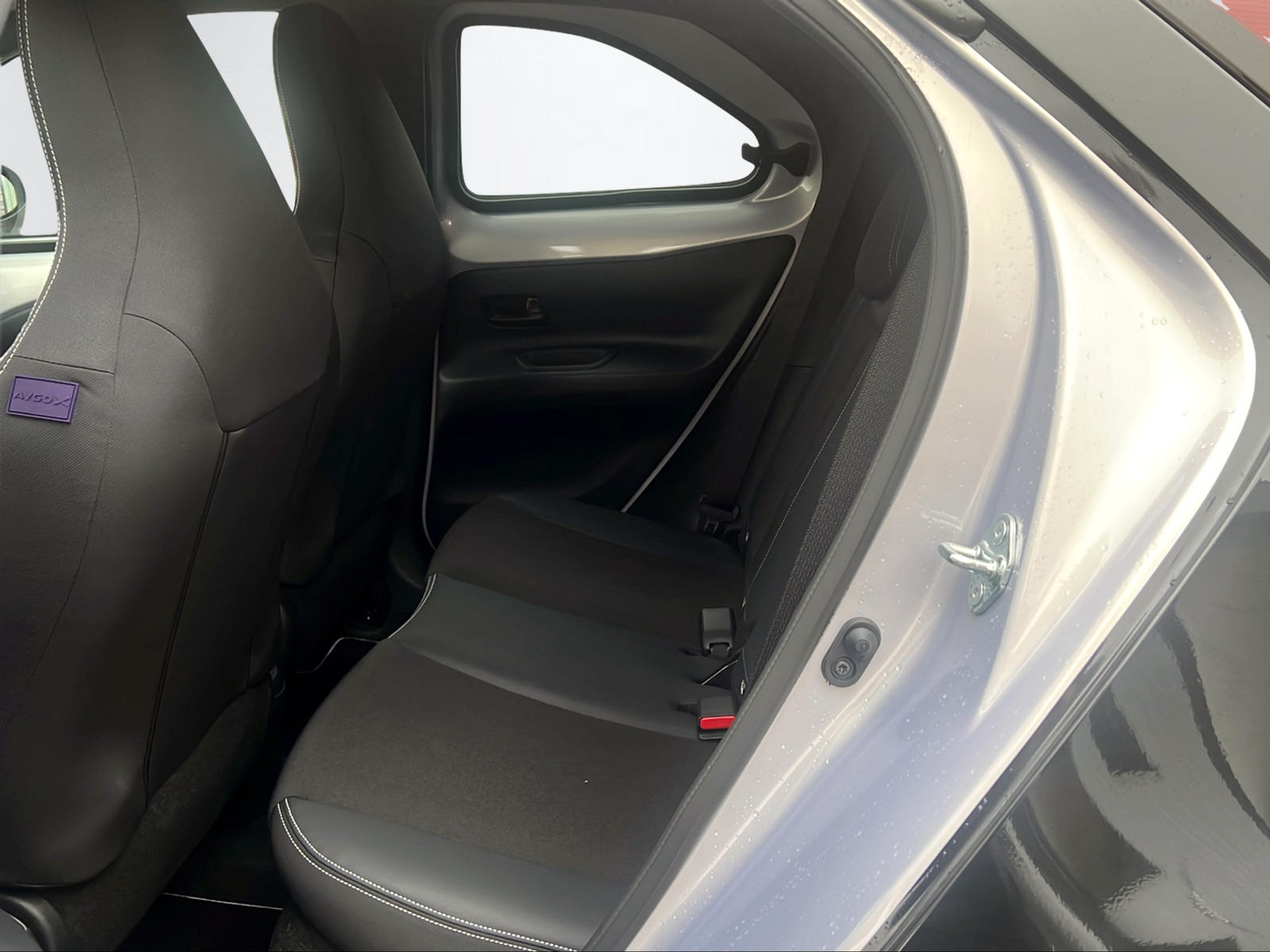 listing desktop thumbnail image 10