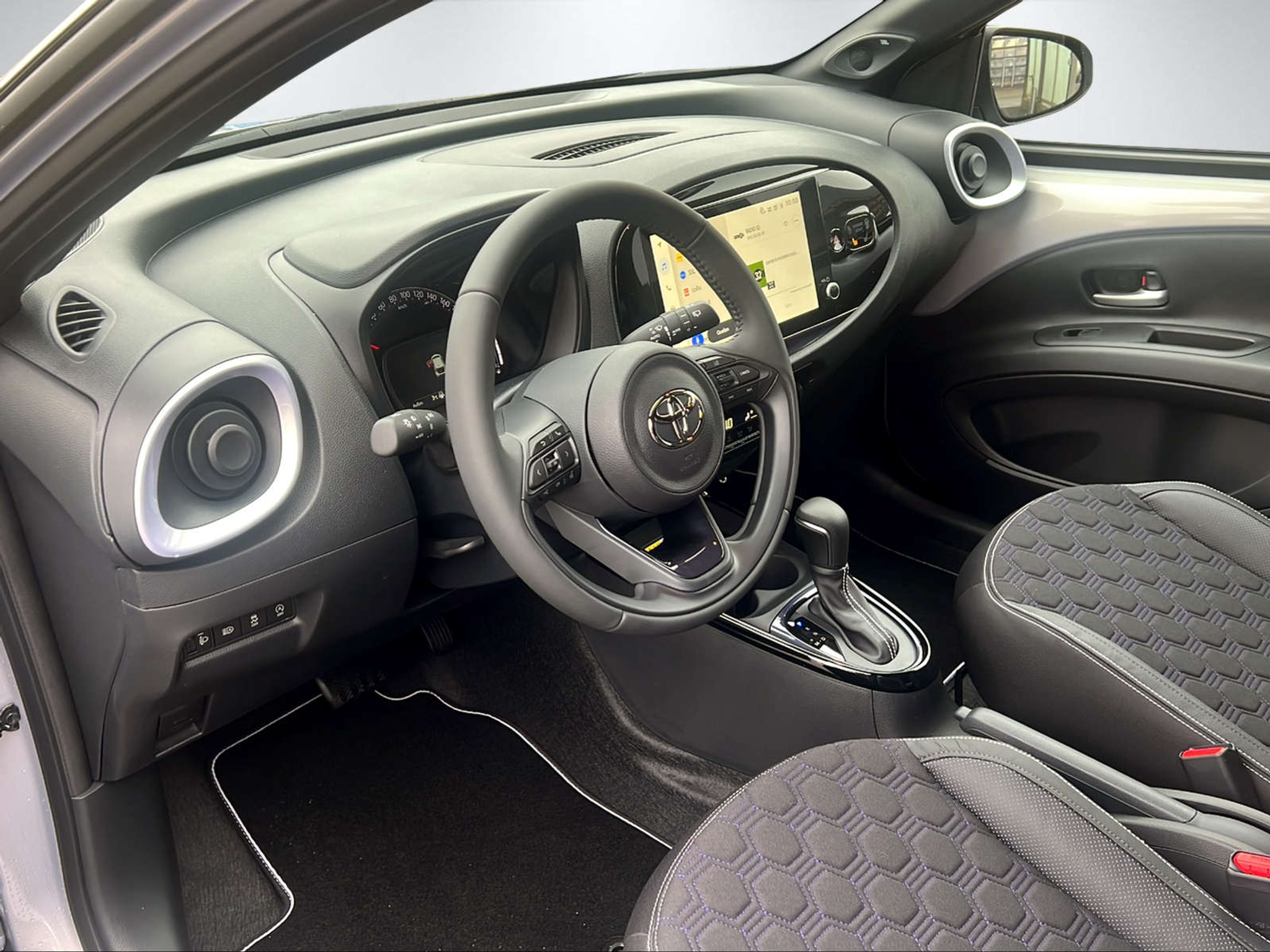 listing desktop thumbnail image 12