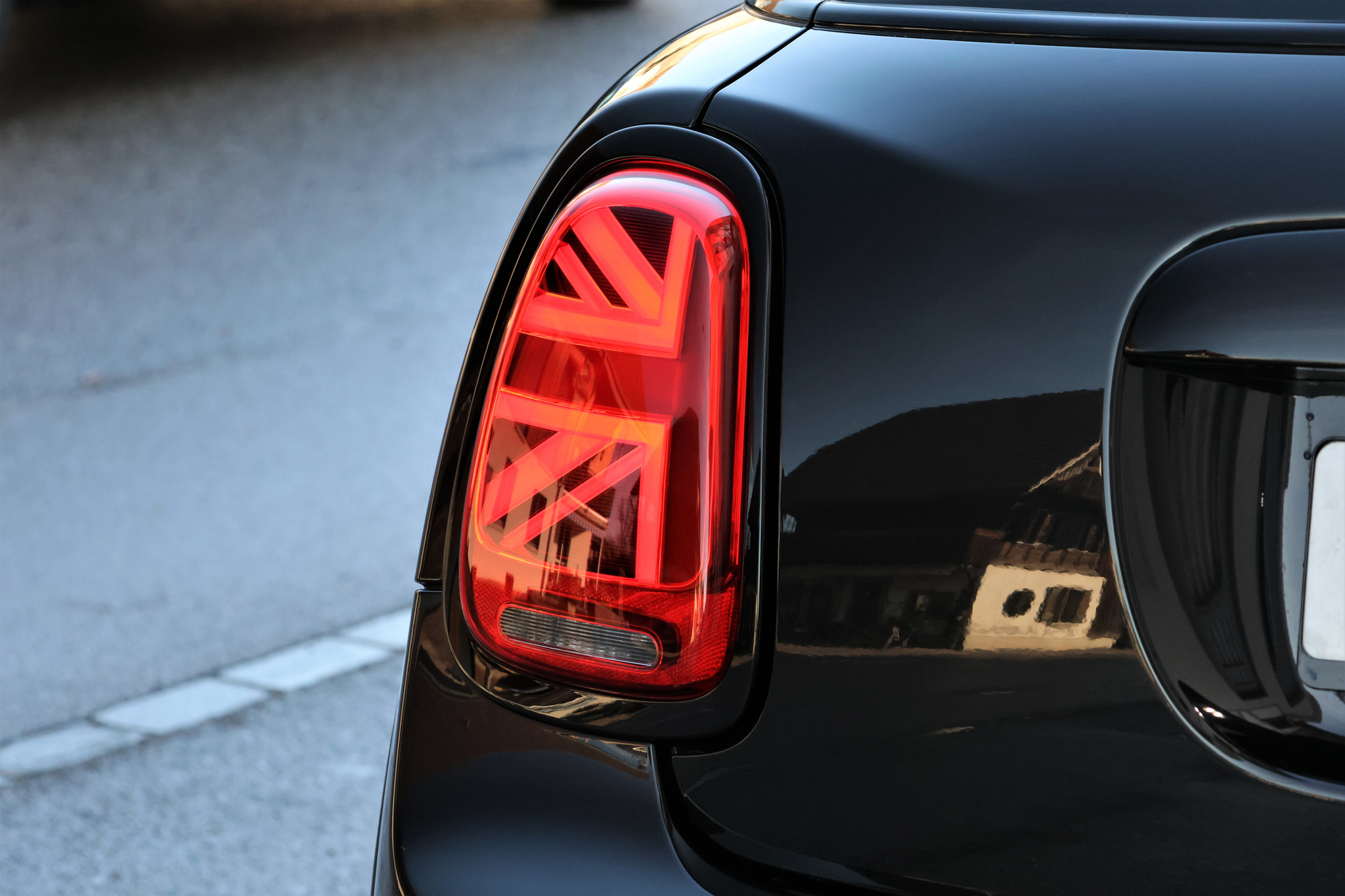 listing desktop thumbnail image 5