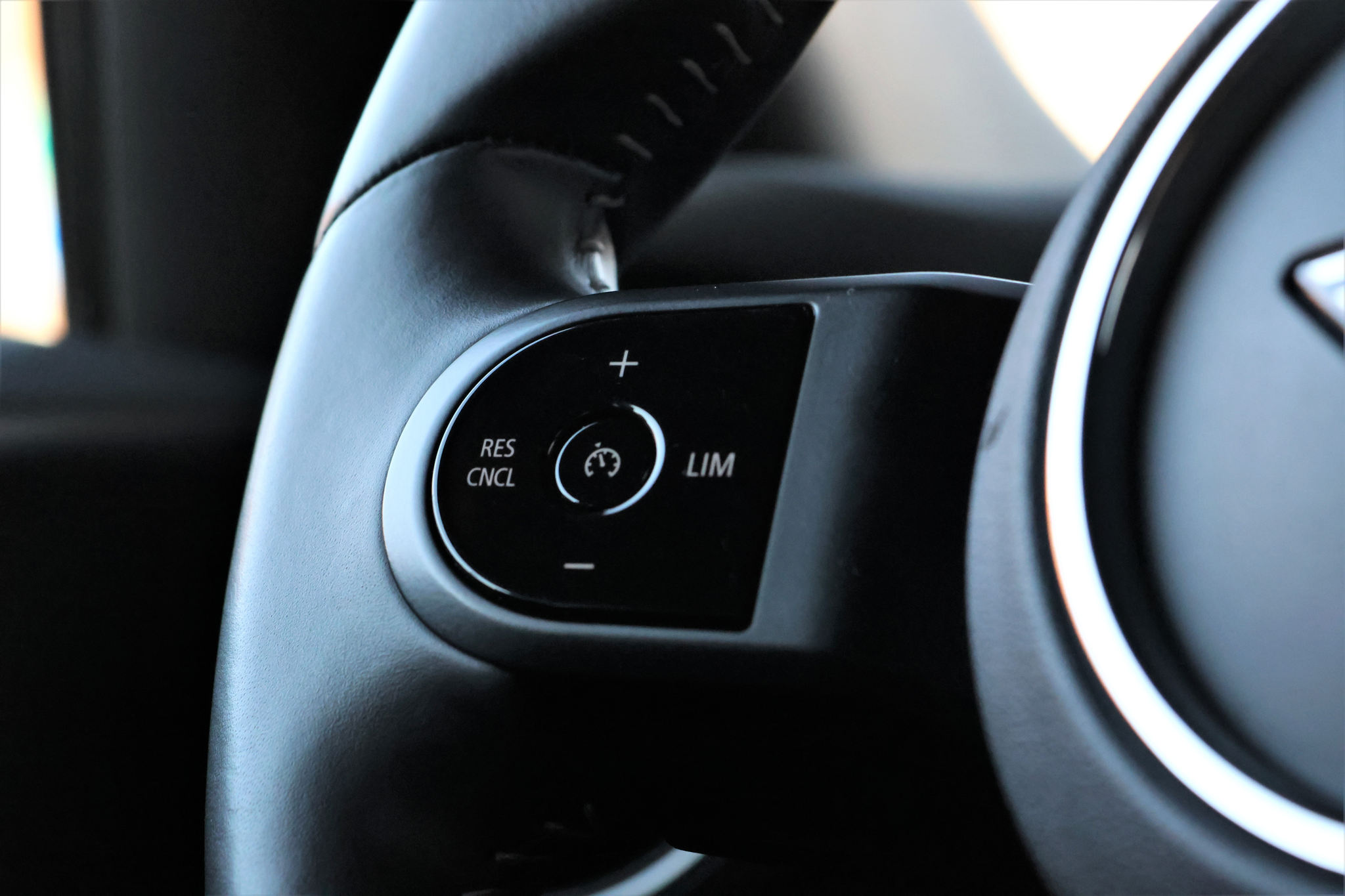 listing desktop thumbnail image 16