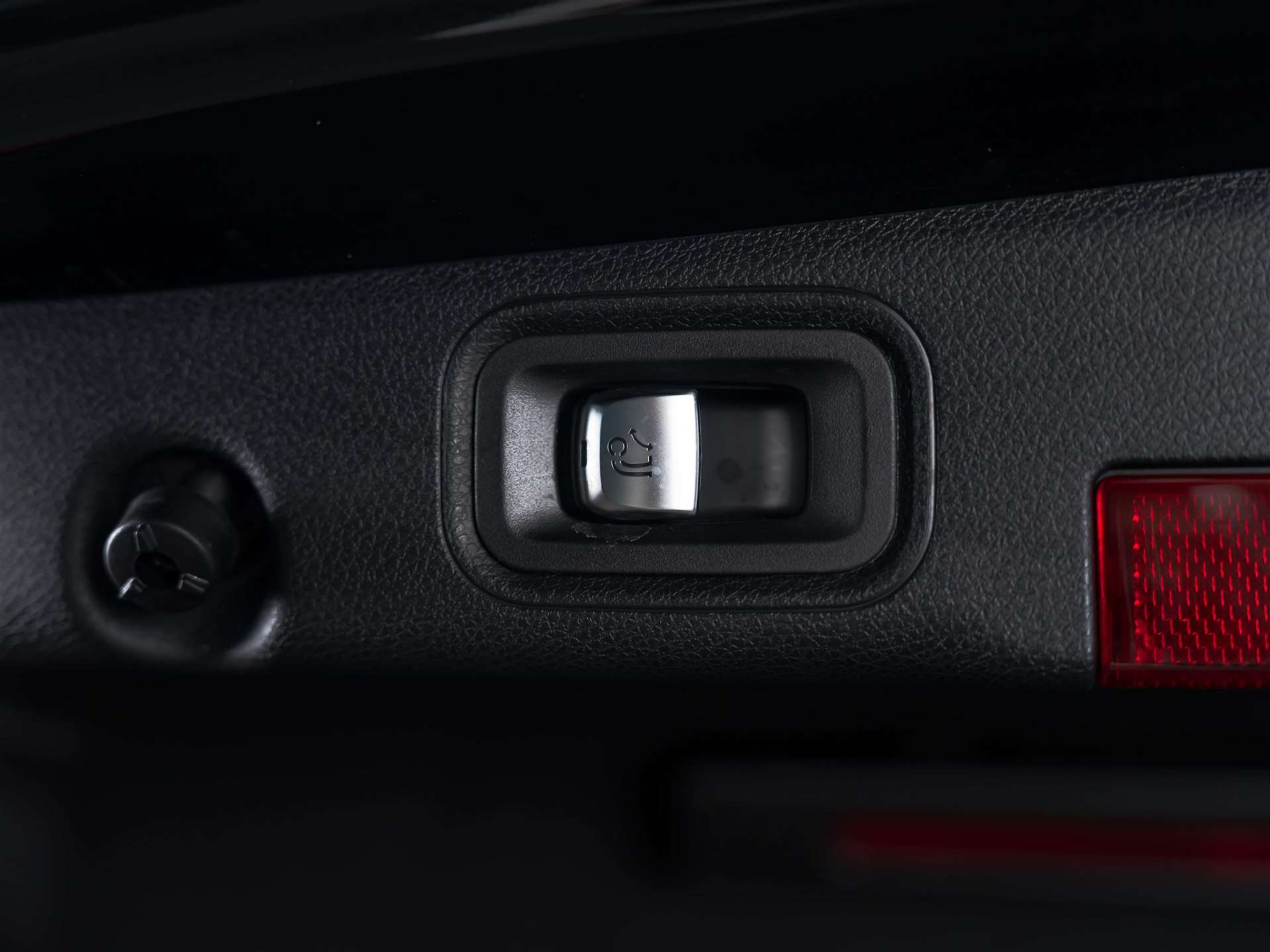 listing desktop thumbnail image 43