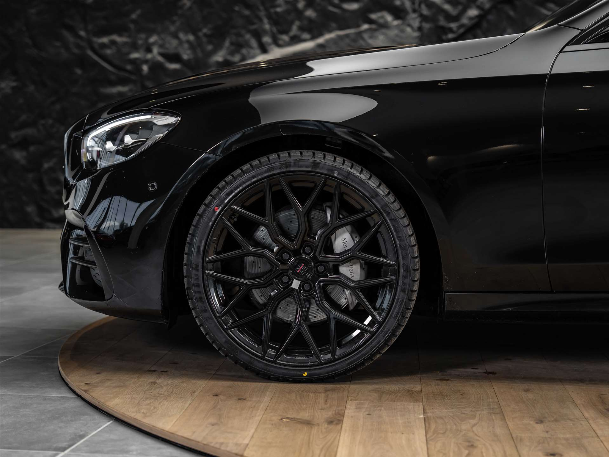 listing desktop thumbnail image 17