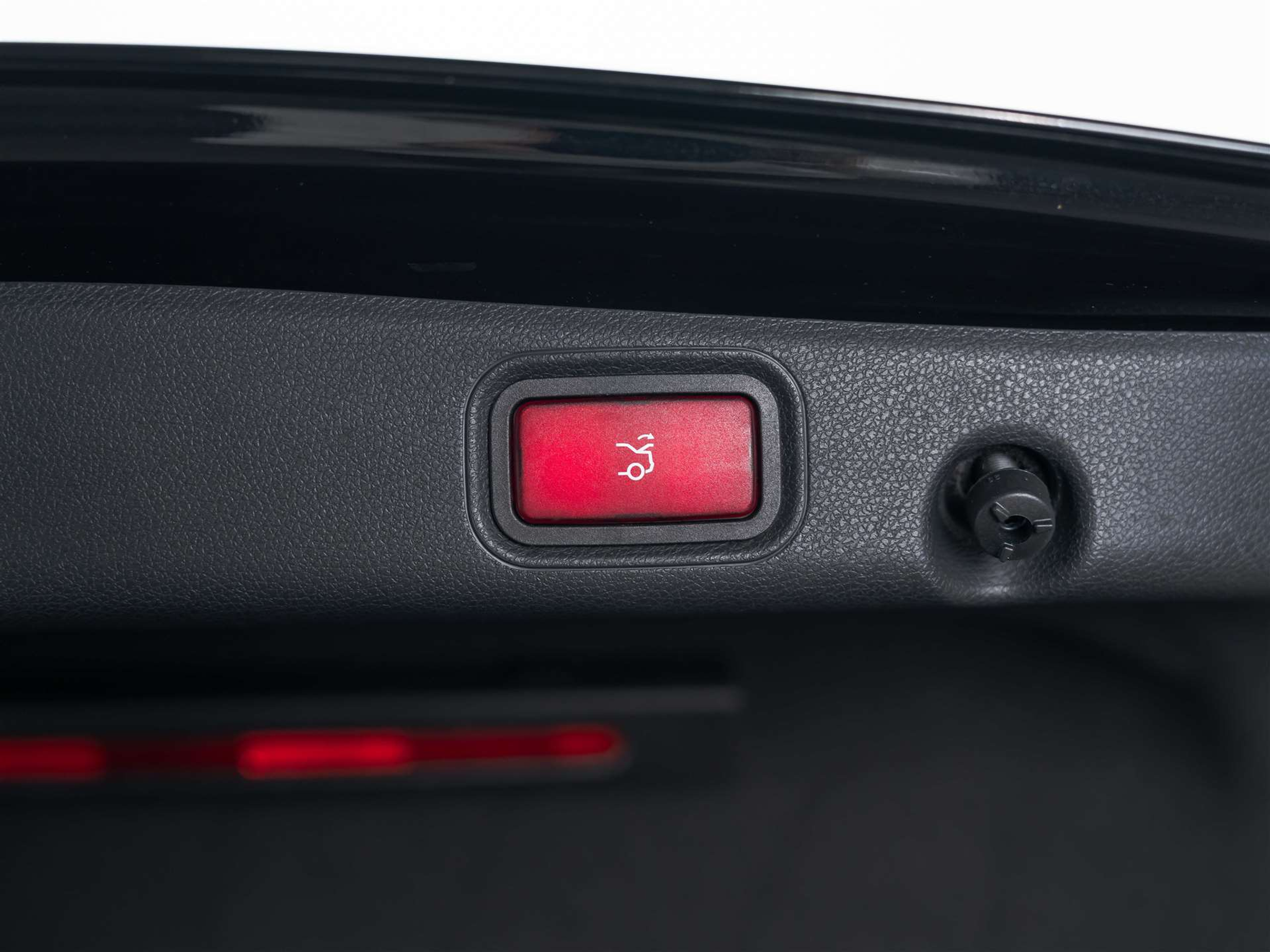 listing desktop thumbnail image 44