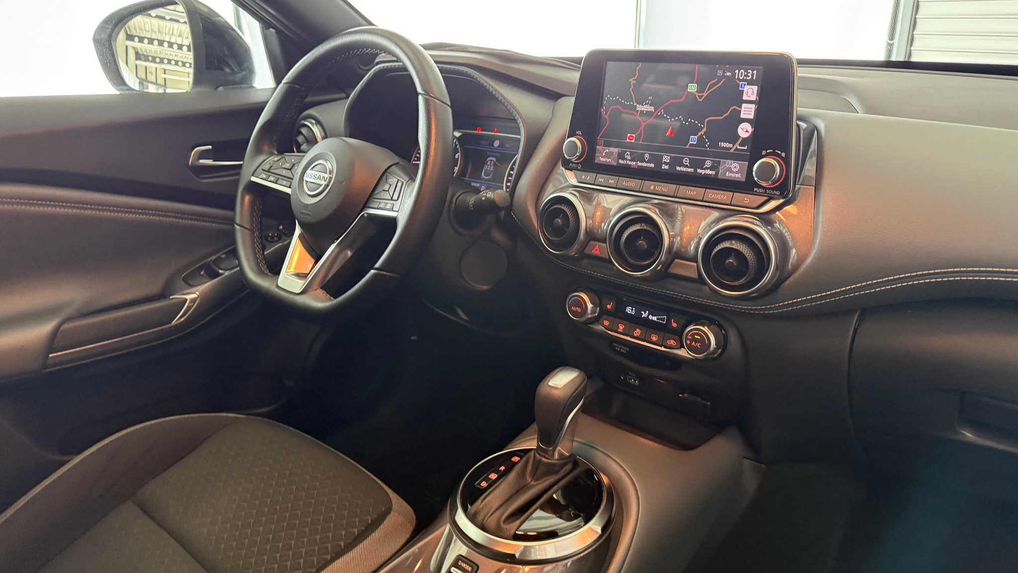 listing desktop thumbnail image 1