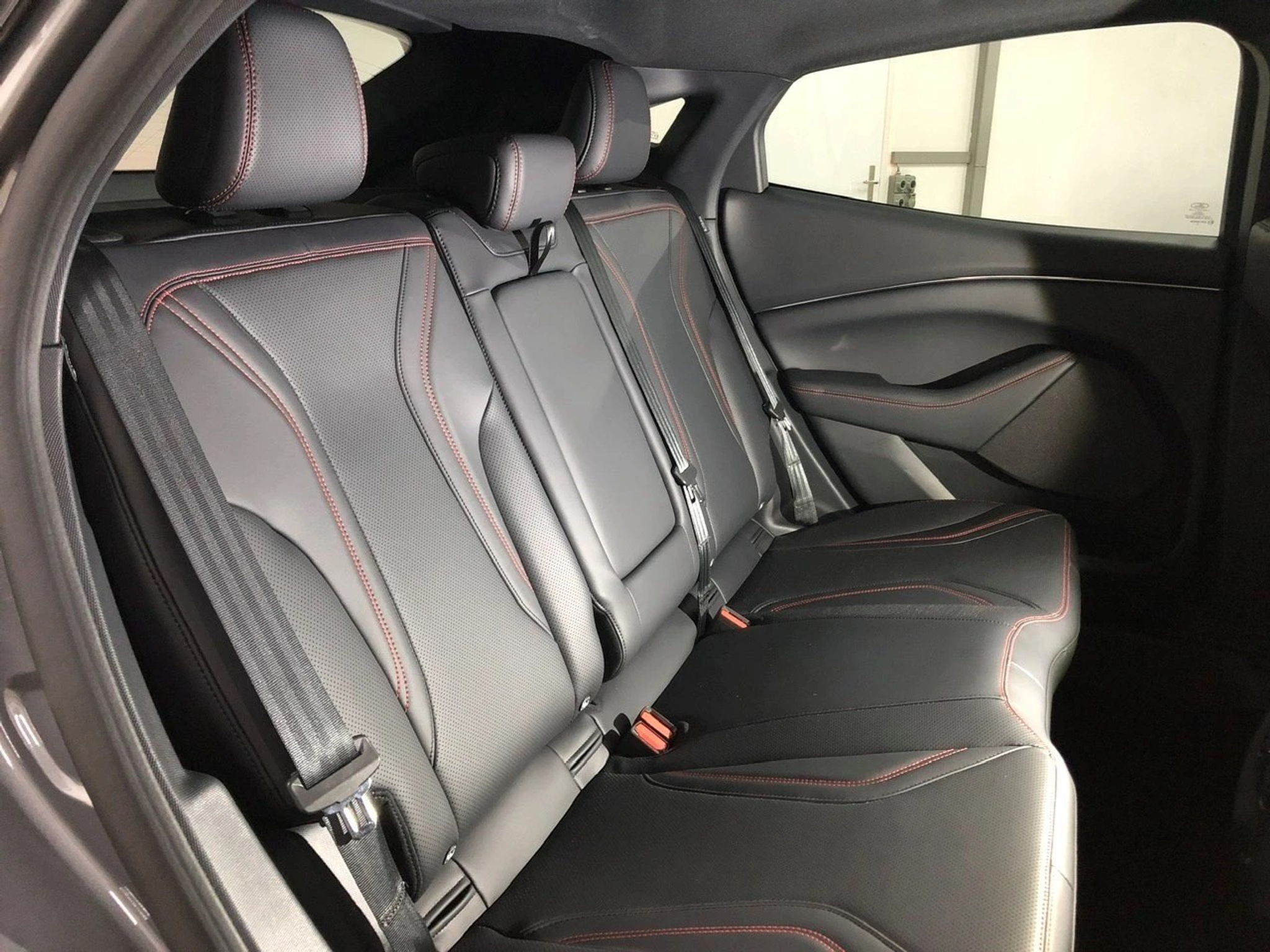 listing desktop thumbnail image 7