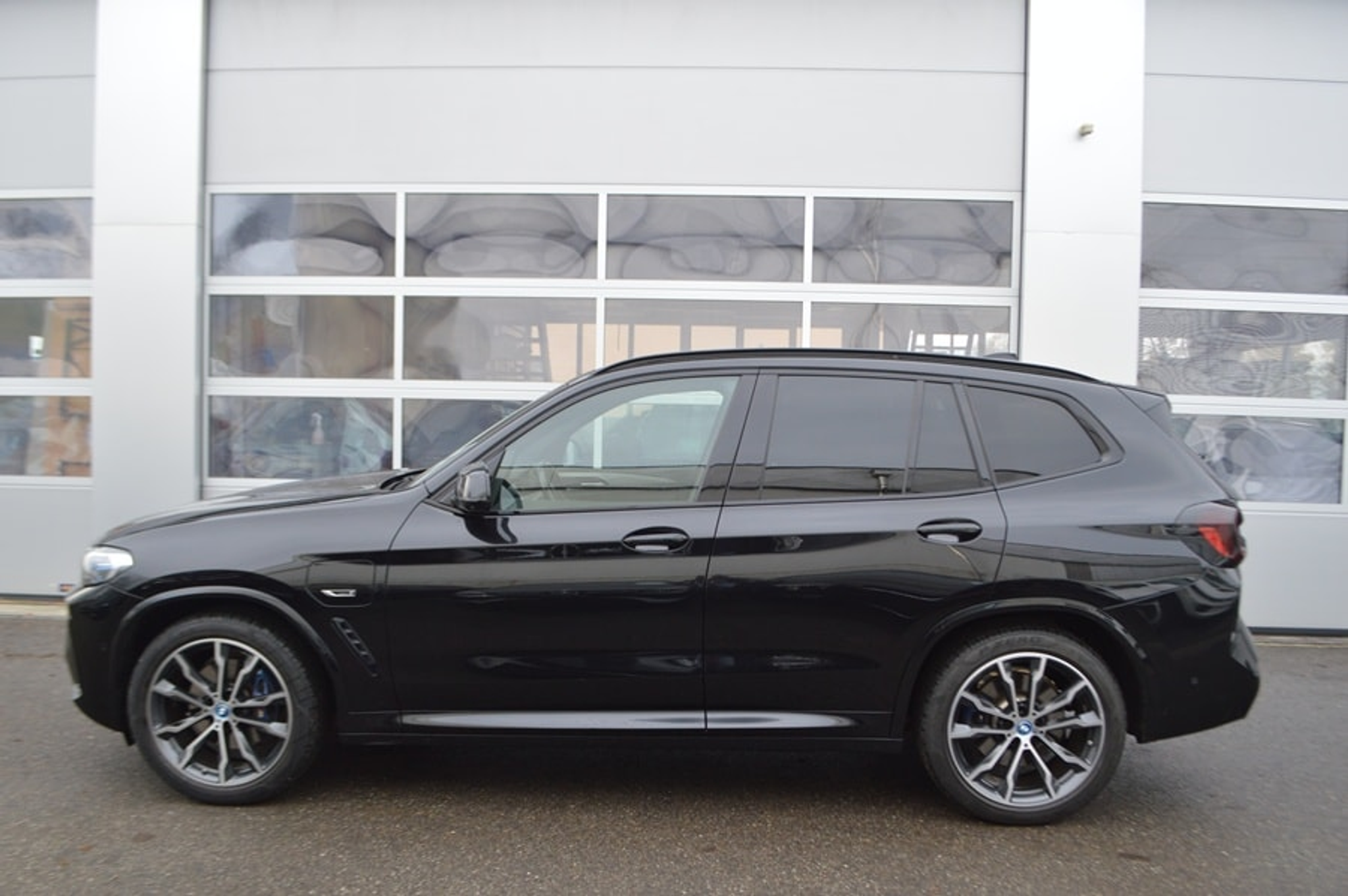 listing desktop thumbnail image 14