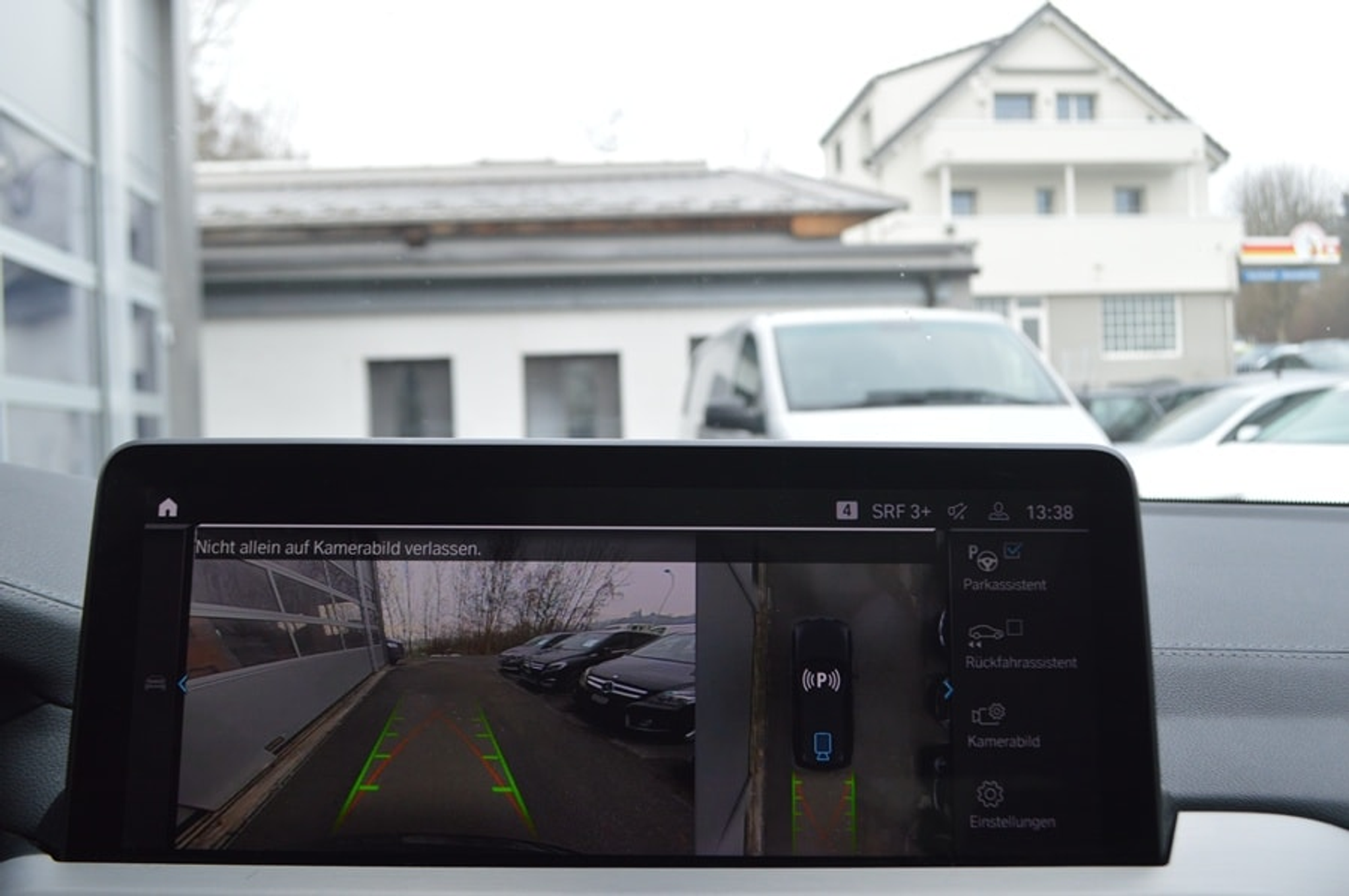 listing desktop thumbnail image 10