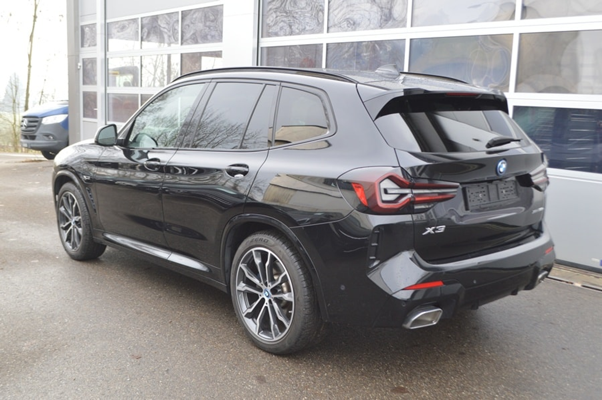 listing desktop thumbnail image 15