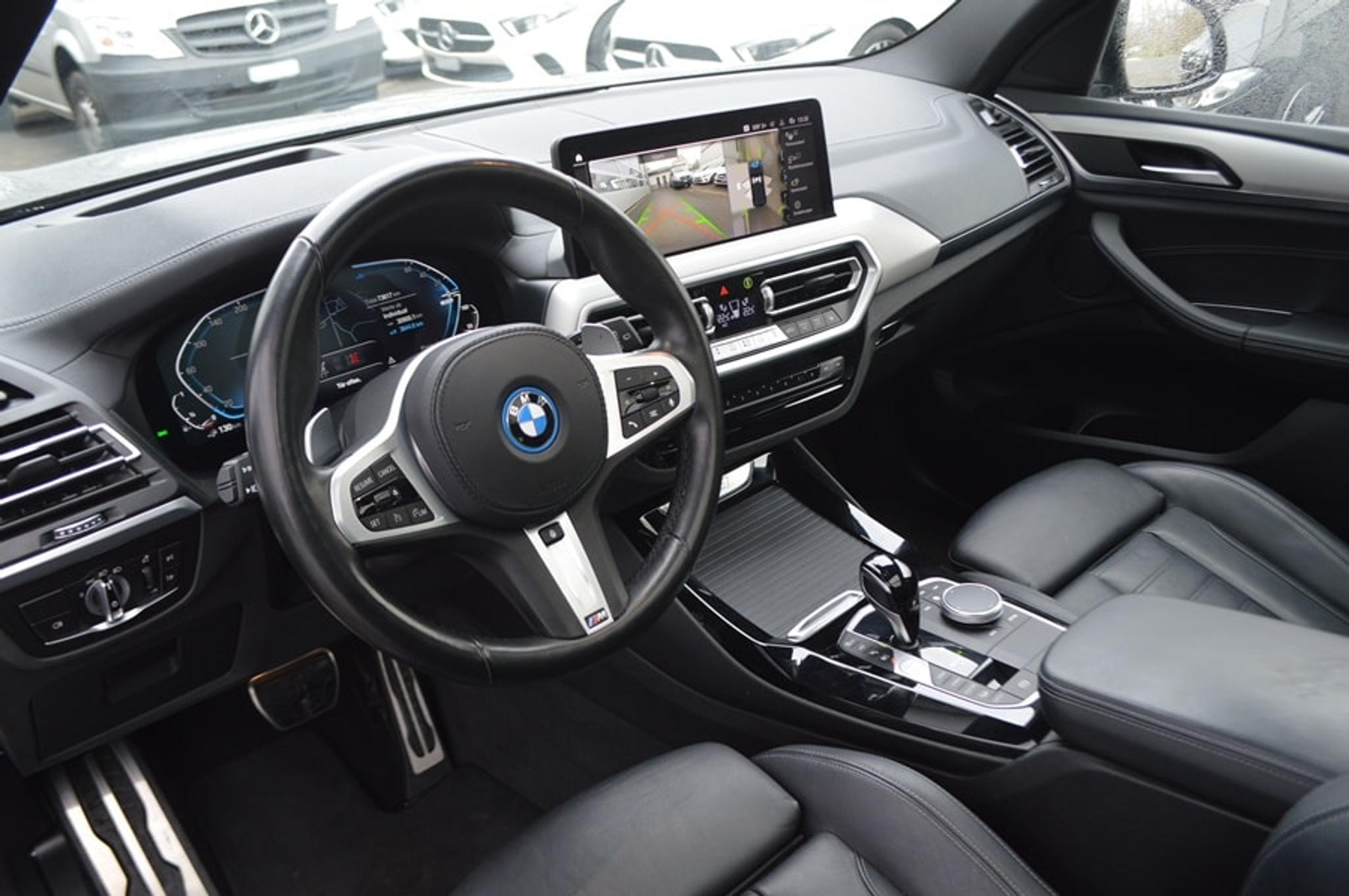 listing desktop thumbnail image 4