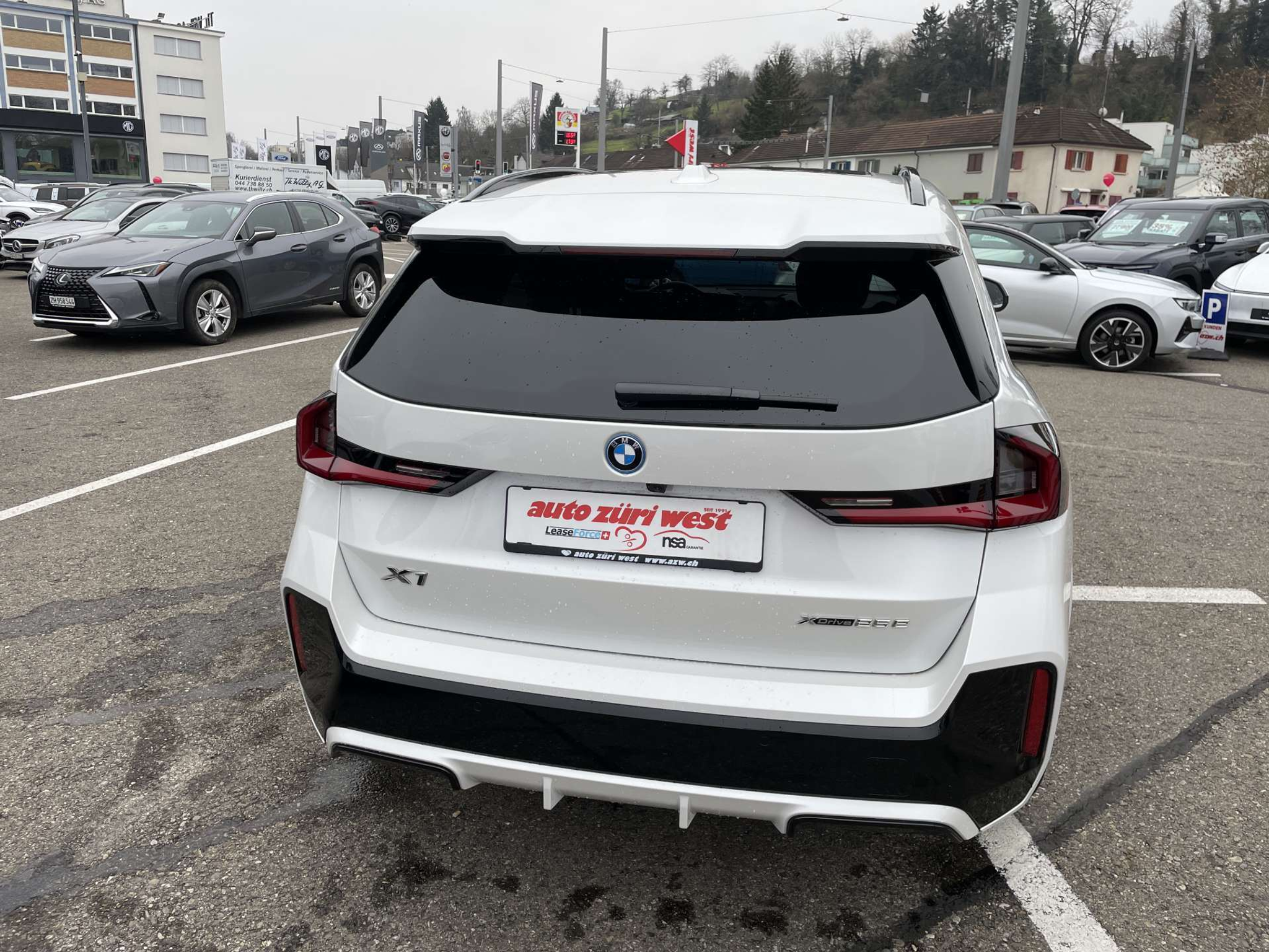 listing desktop thumbnail image 14