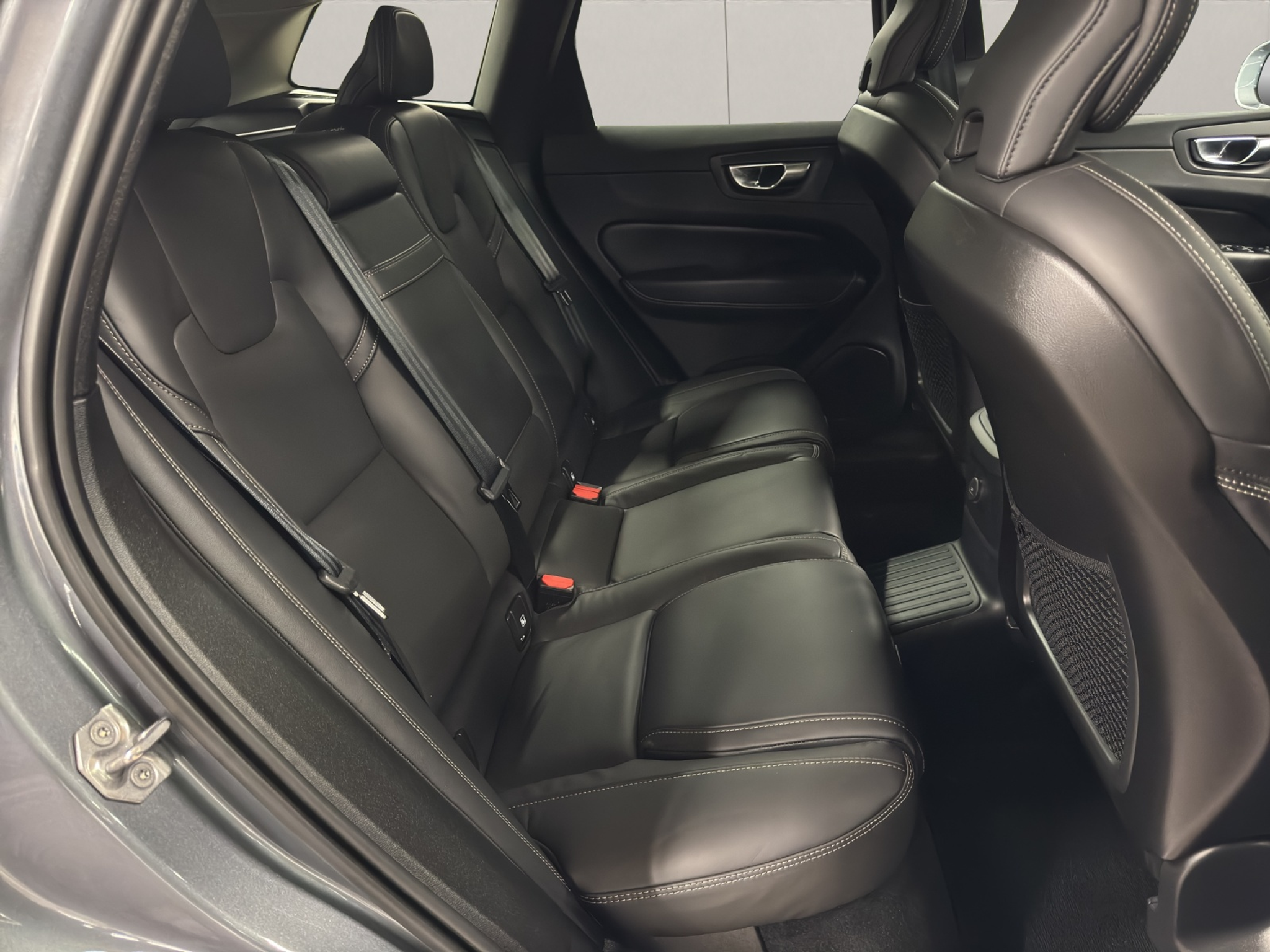 listing desktop thumbnail image 8