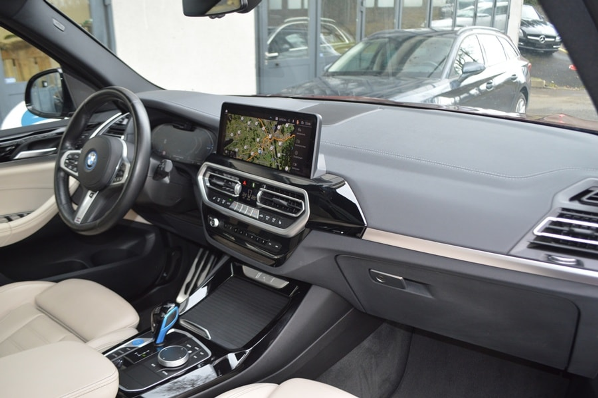 listing desktop thumbnail image 7