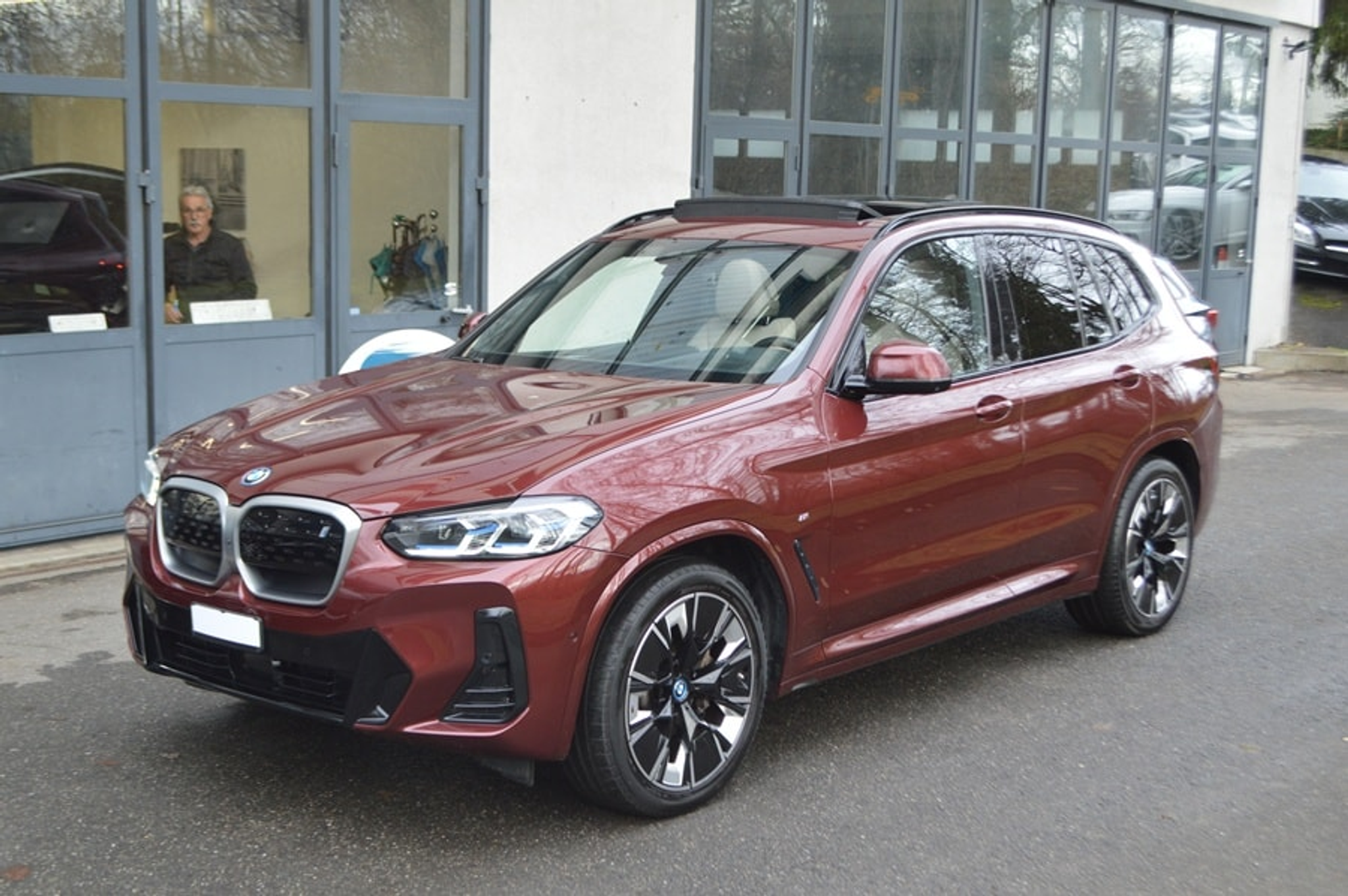 listing desktop thumbnail image 2